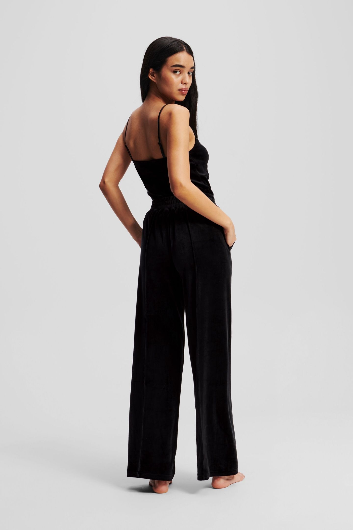 HOTEL KARL VELOUR JOGGER BLACK 3