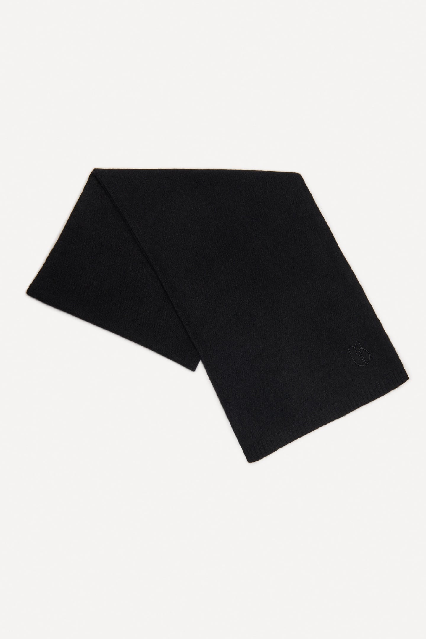 KNITTED SCARF BLACK 2