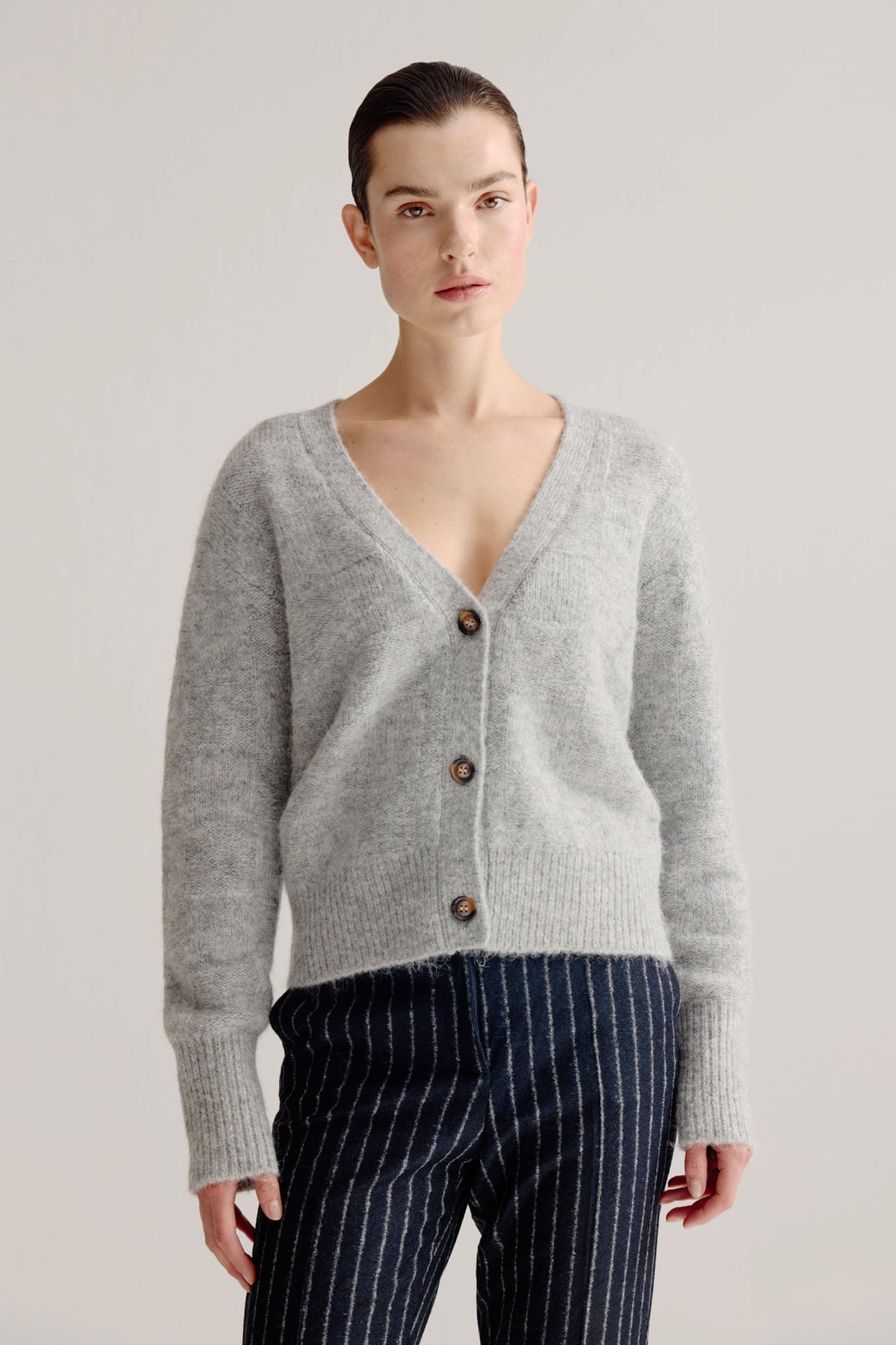 LEA CARDIGAN GREY 2