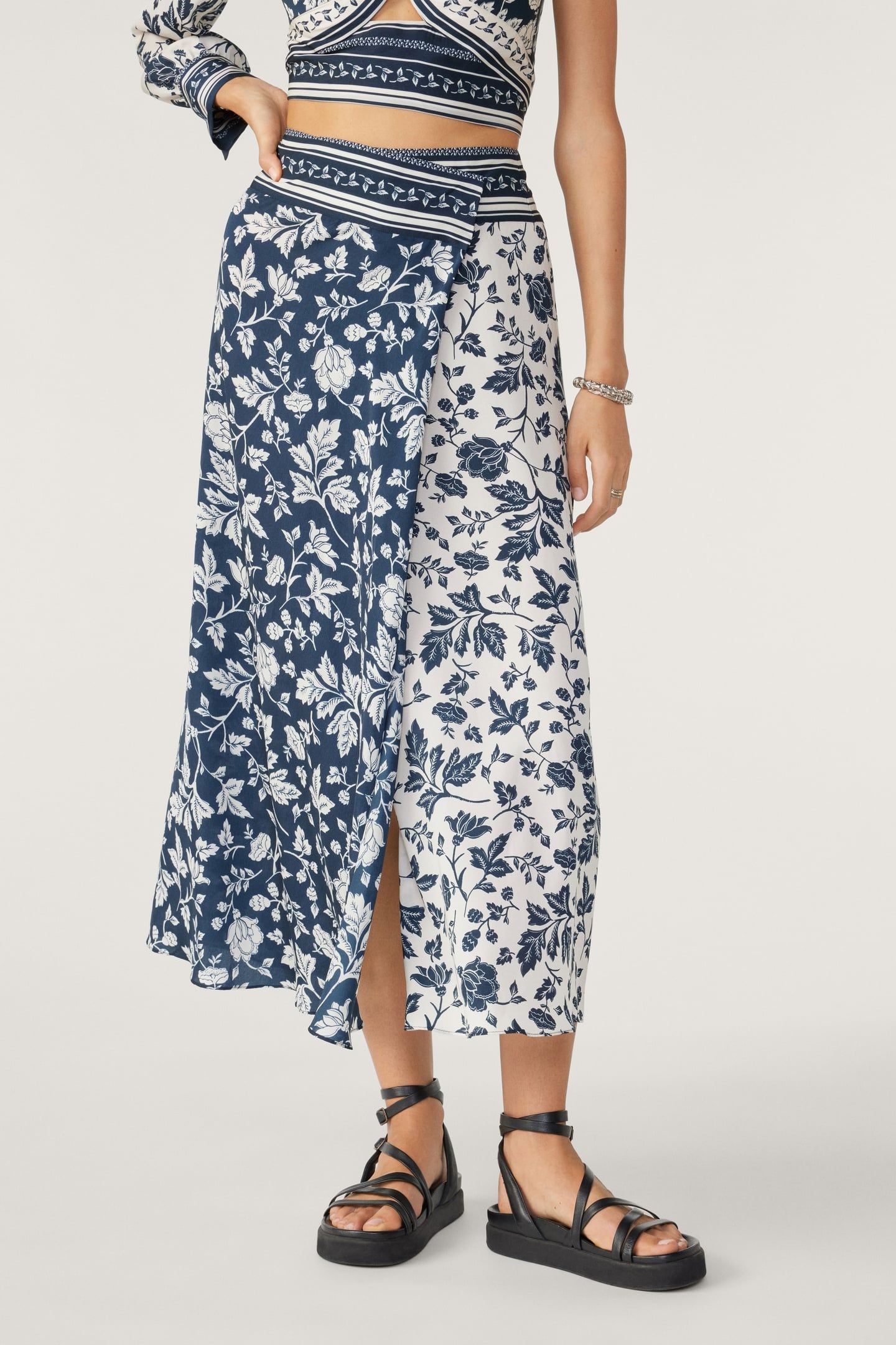 MID-LENGTH SKIRT ENCRE 3