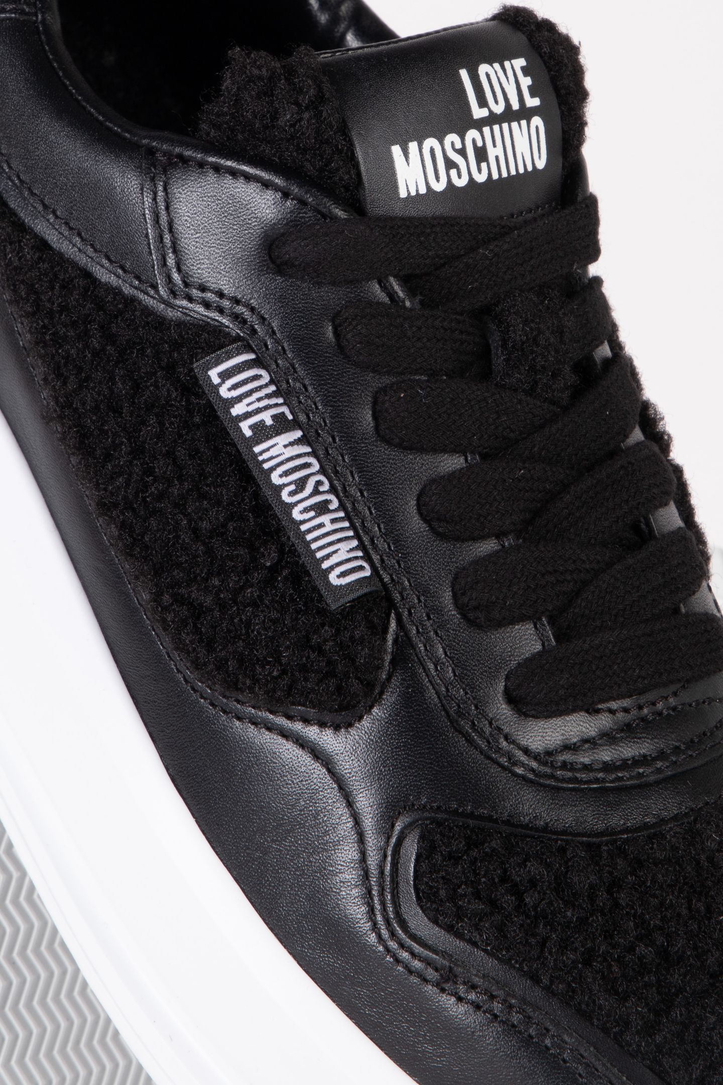 SNEAKERS BLACK 2