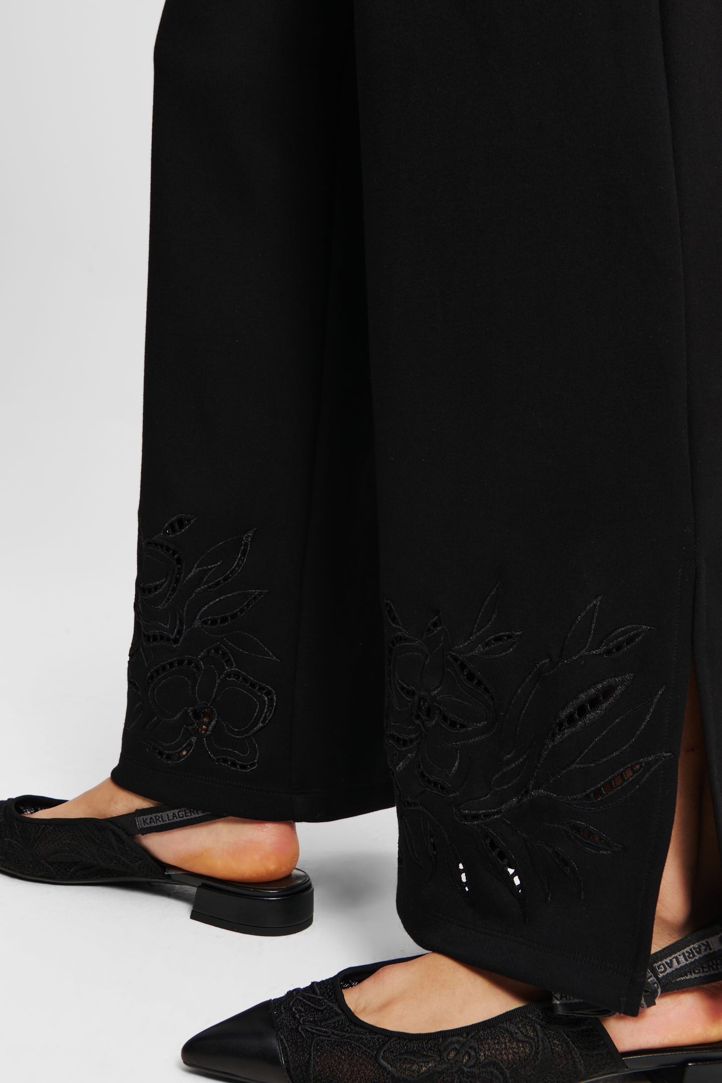 ORCHID EMBROIDERY SWEATPANTS BLACK 7