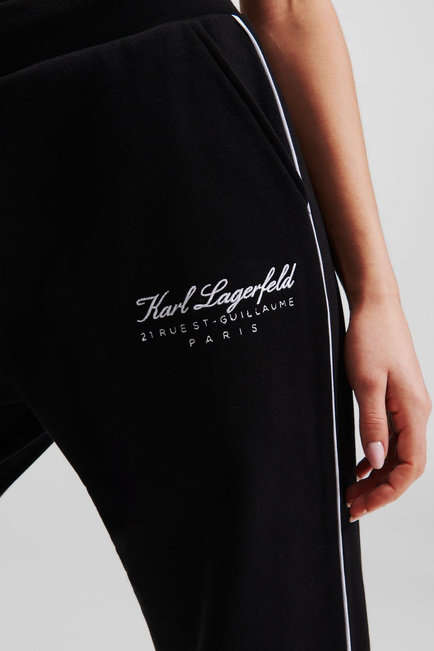 HOTEL KARL SWEATPANTS BLACK 5