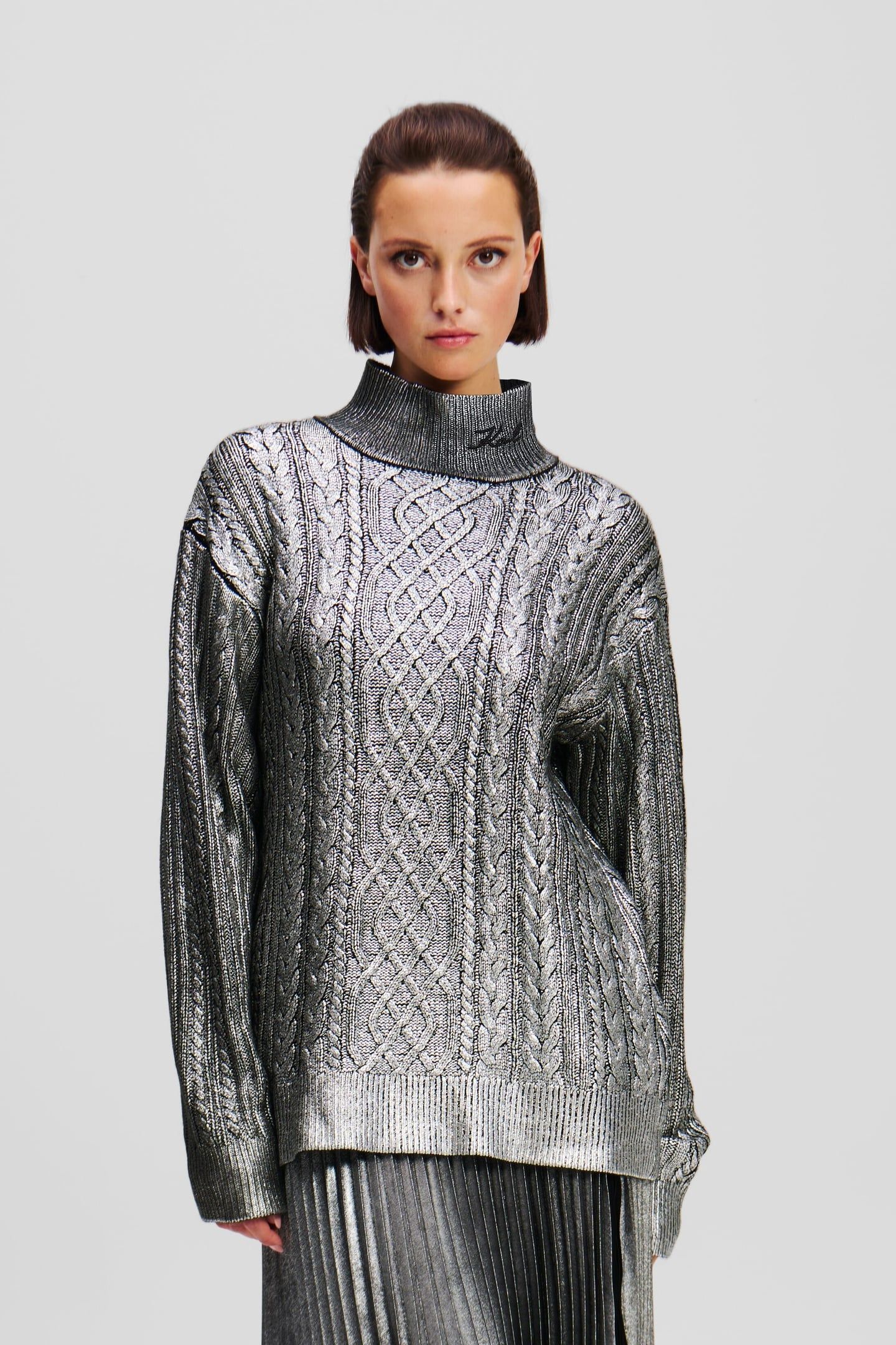 CABLE KNIT SWEATER GUNMETAL 1