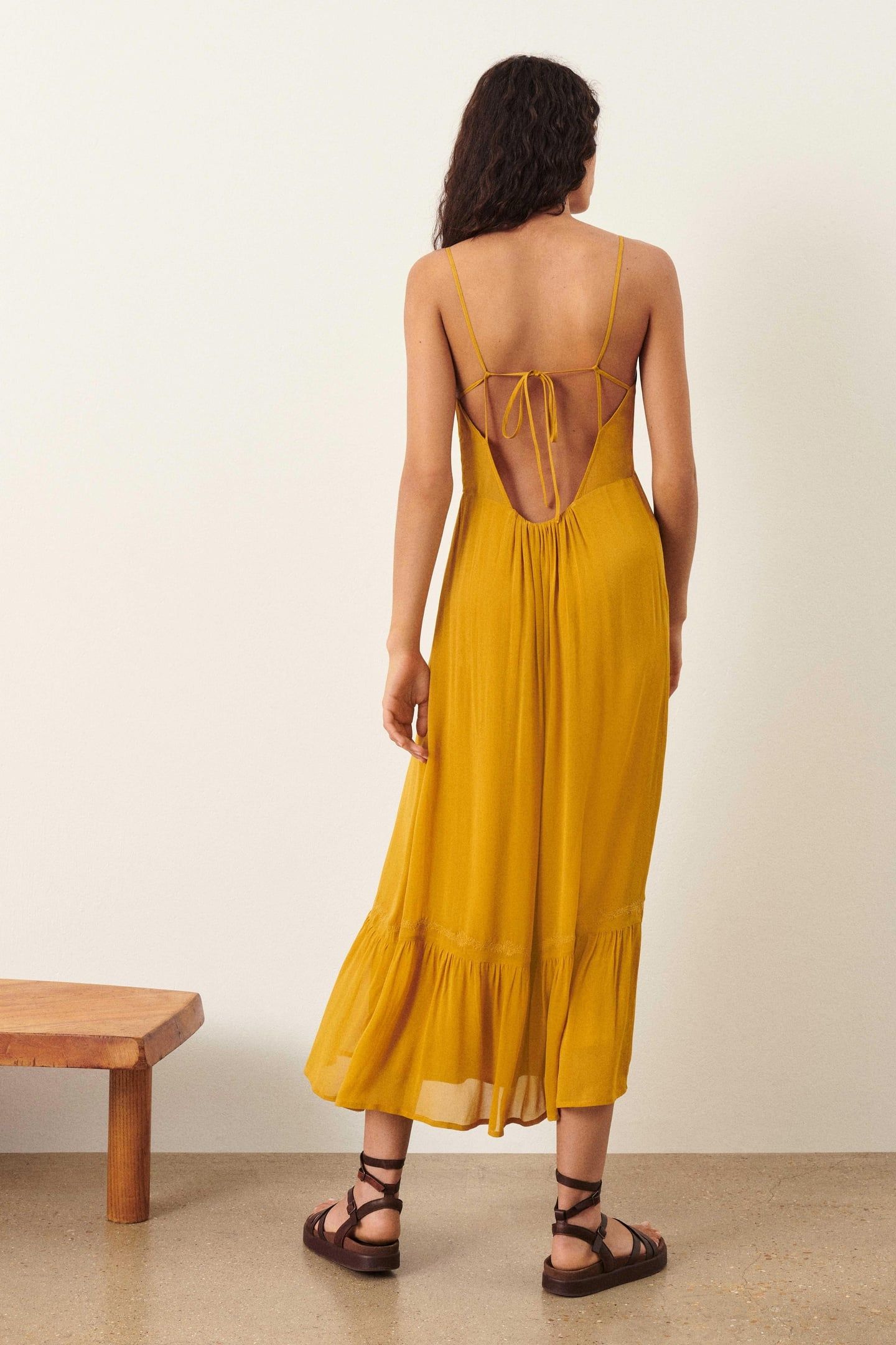 MID-LENGTH DRESS MOUTARDE 2