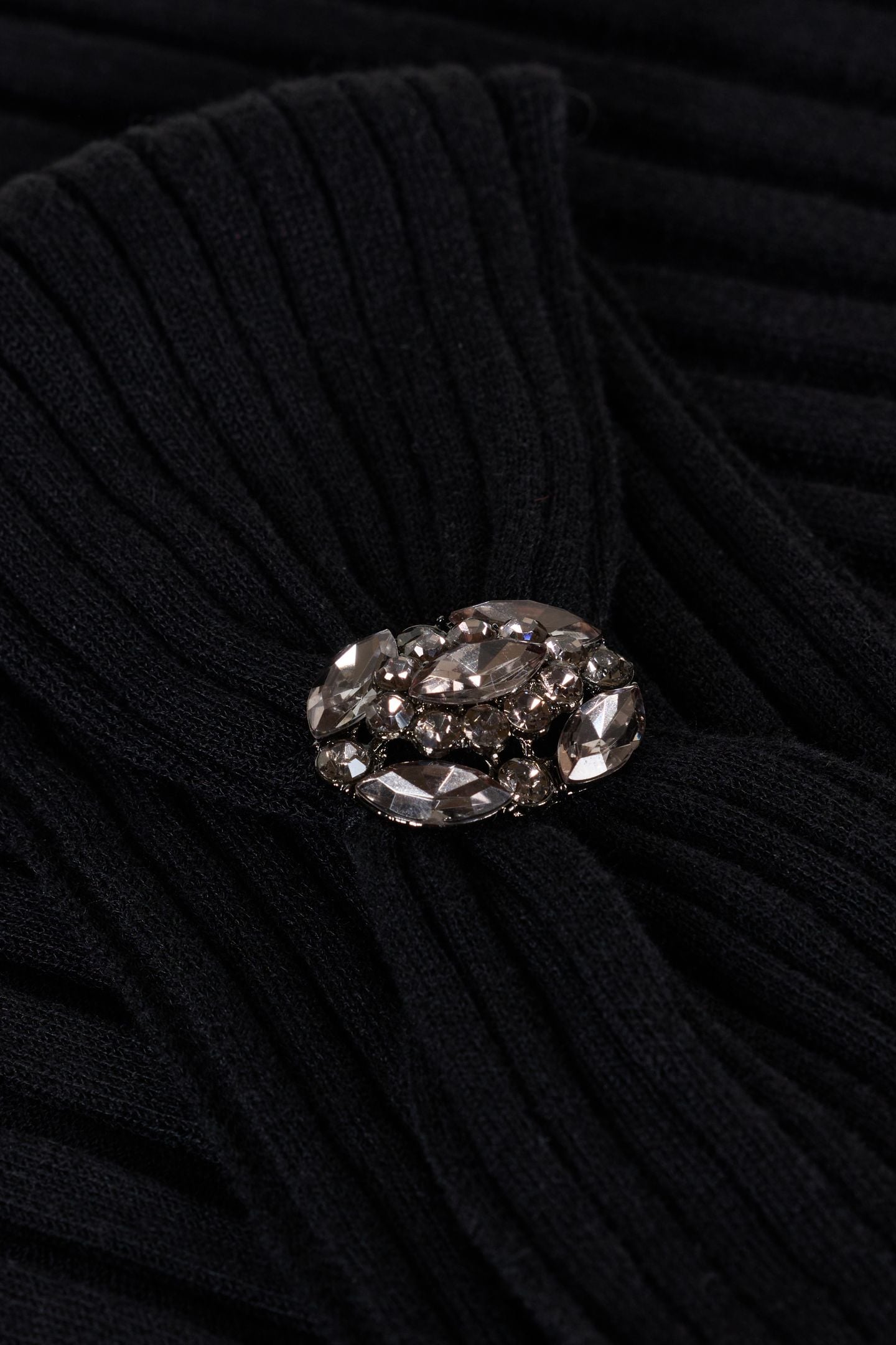 SLEEVELESS KNIT BLACK 7