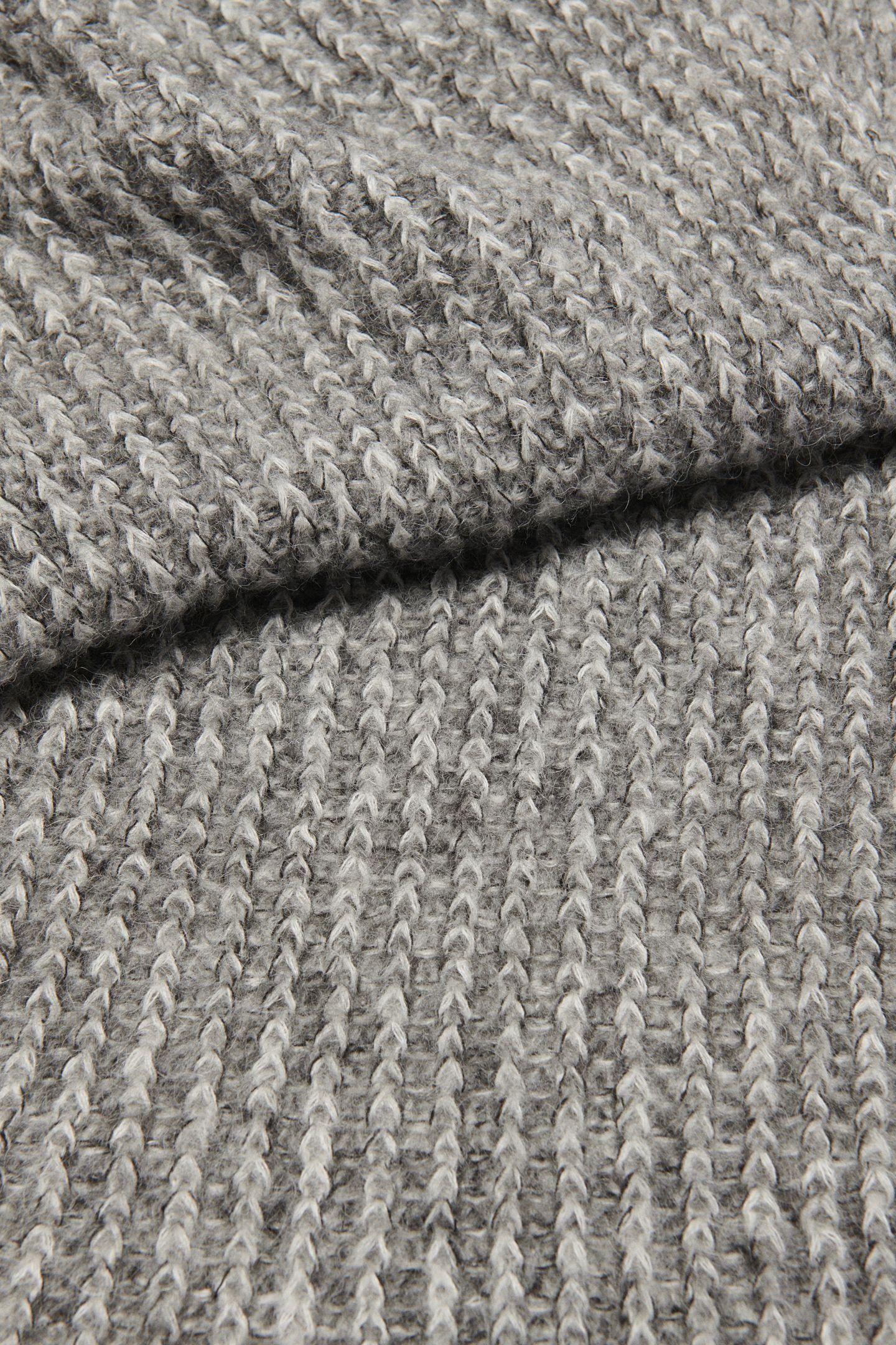 KNITTED SCARF GRIS 5