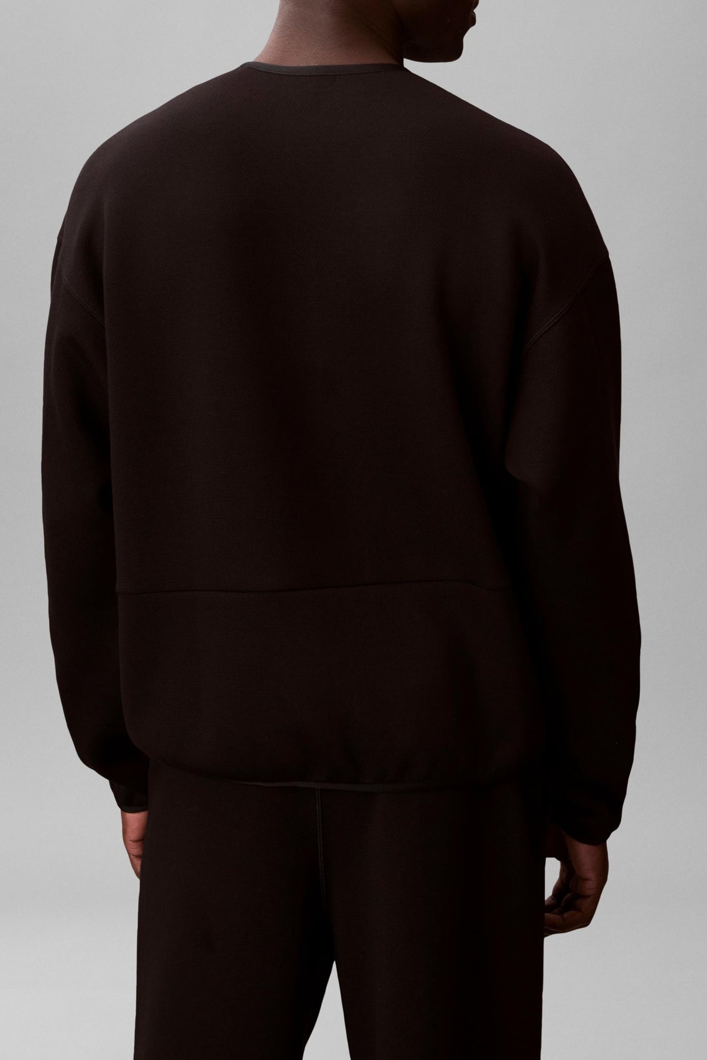 CREWNECK BLACK W/PUNCH PINK LOGO 2