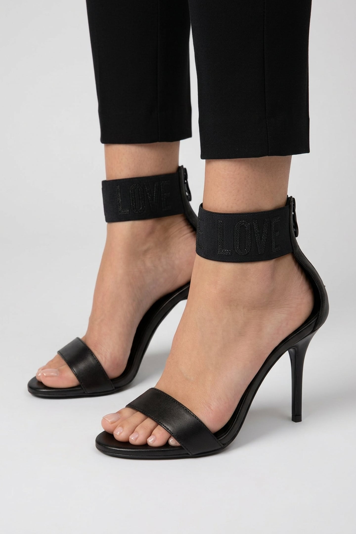 SANDALS BLACK 2