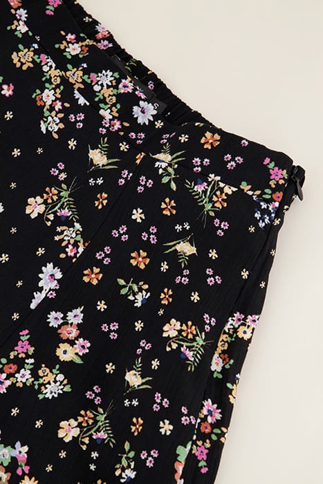 Black midi skirt with flowers 14