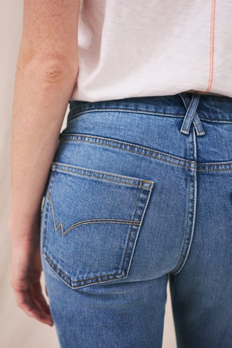 BROOKE STRAIGHT CROP JEAN LIGHT DENIM 2