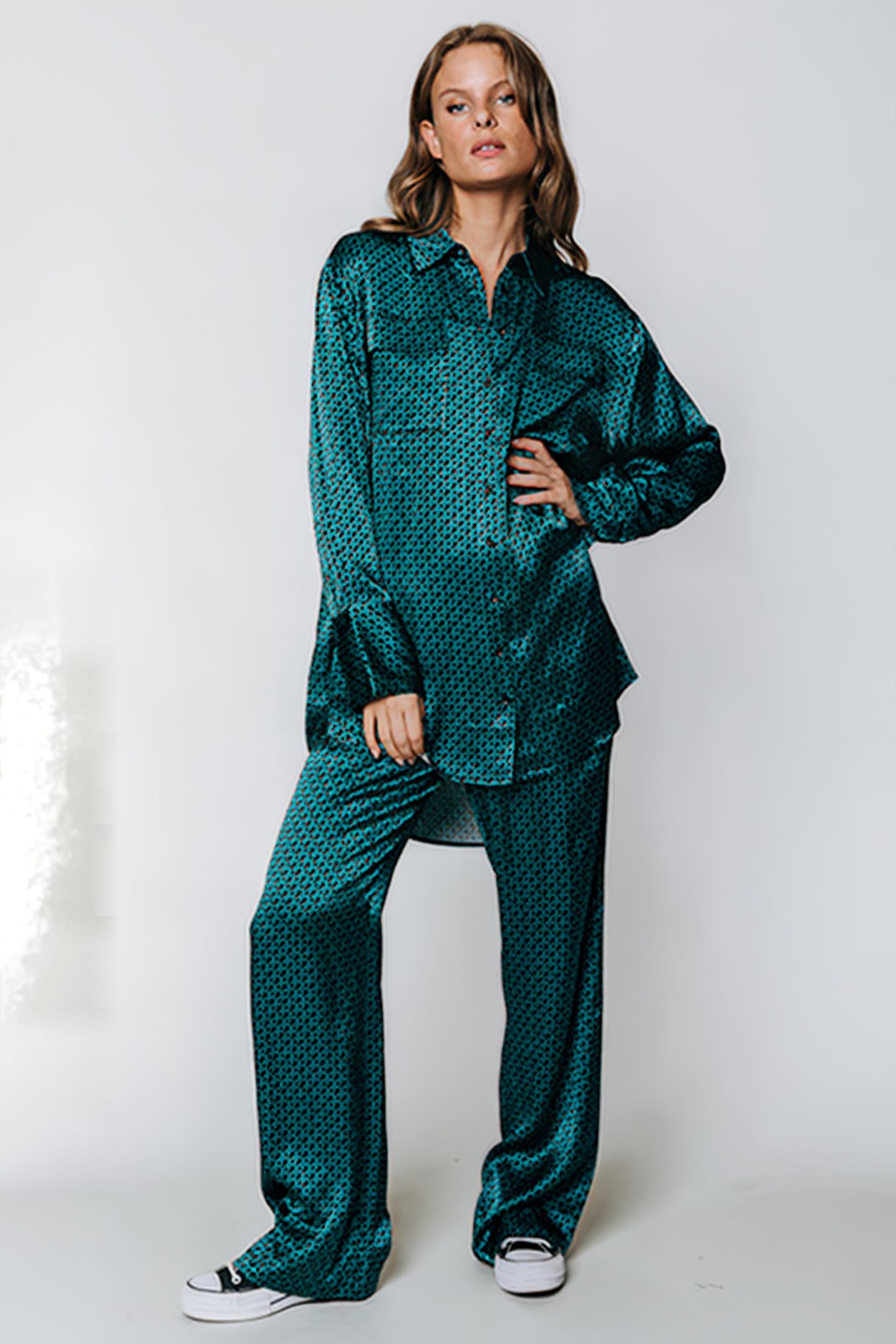 JADA ALLOVER CR SATIN STRAIGHT PANTS DARK GREEN 1