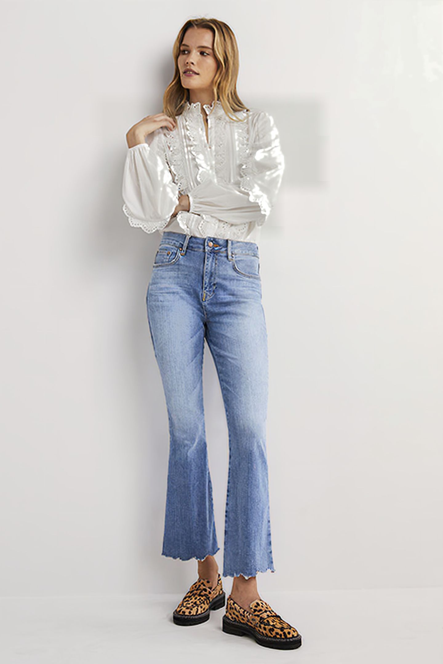 FITTED CROPPED FLARE JEANS DEN 3