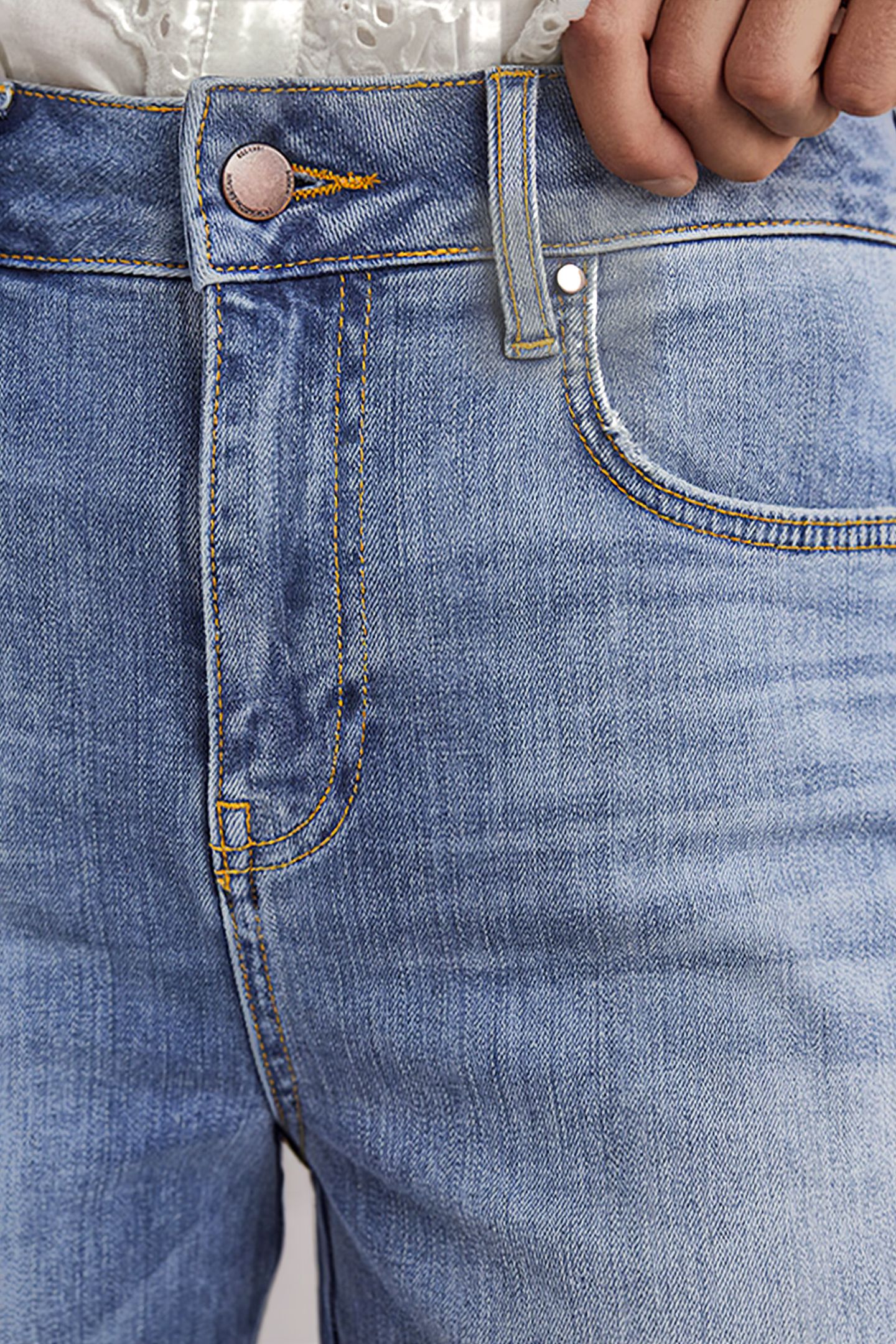 FITTED CROPPED FLARE JEANS DEN 5