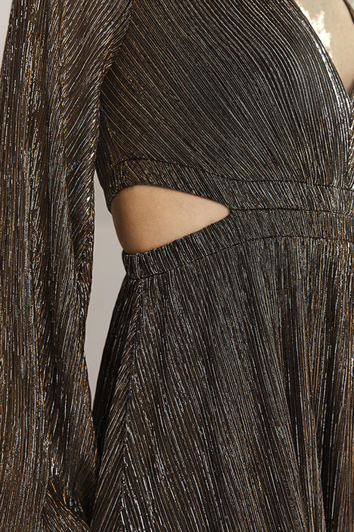 METALLIC CUT-OUT MAXI DRESS GLD 4