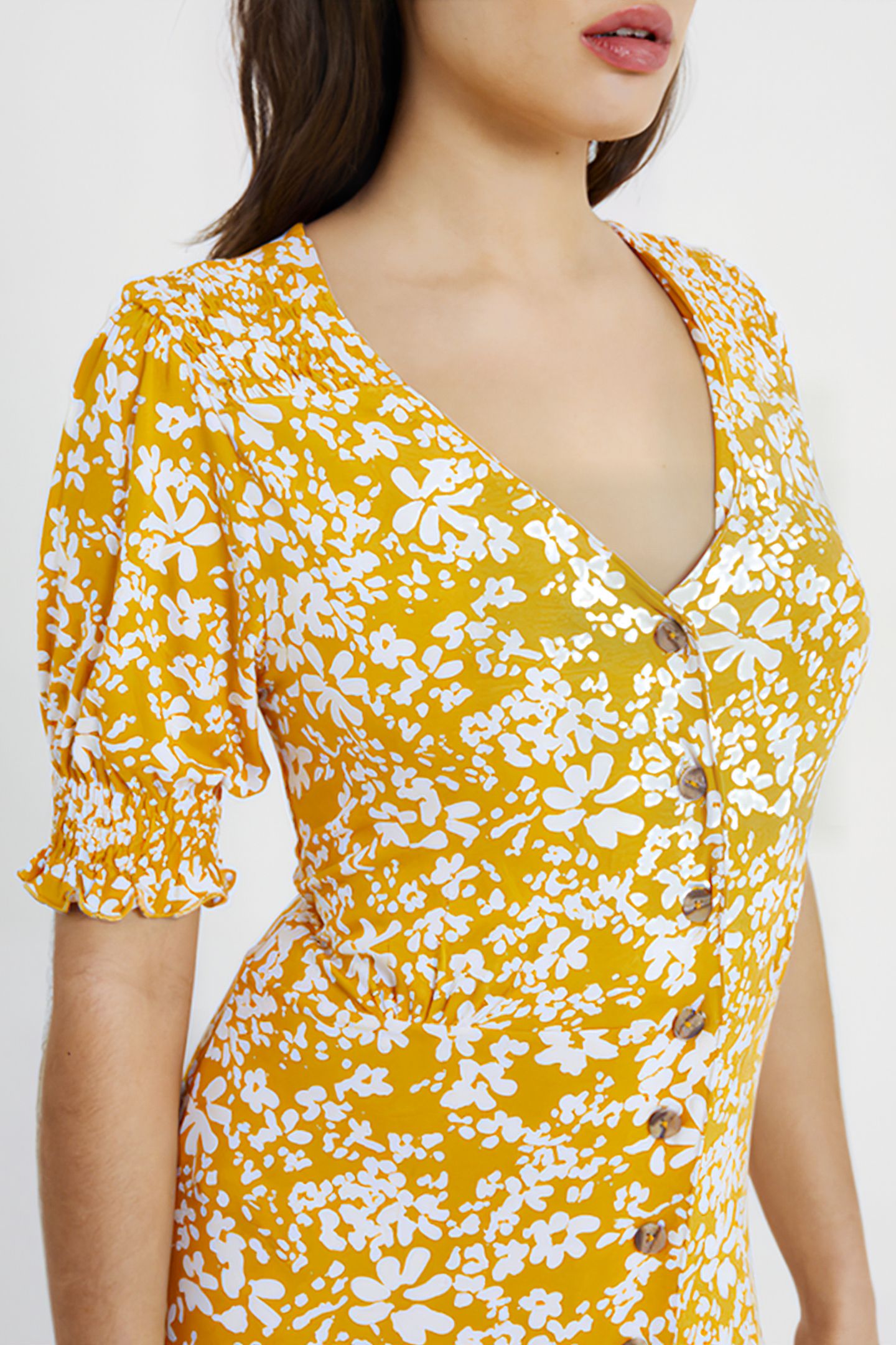 VEE BUTTON-THRU M SAFFRON / WHITE 6