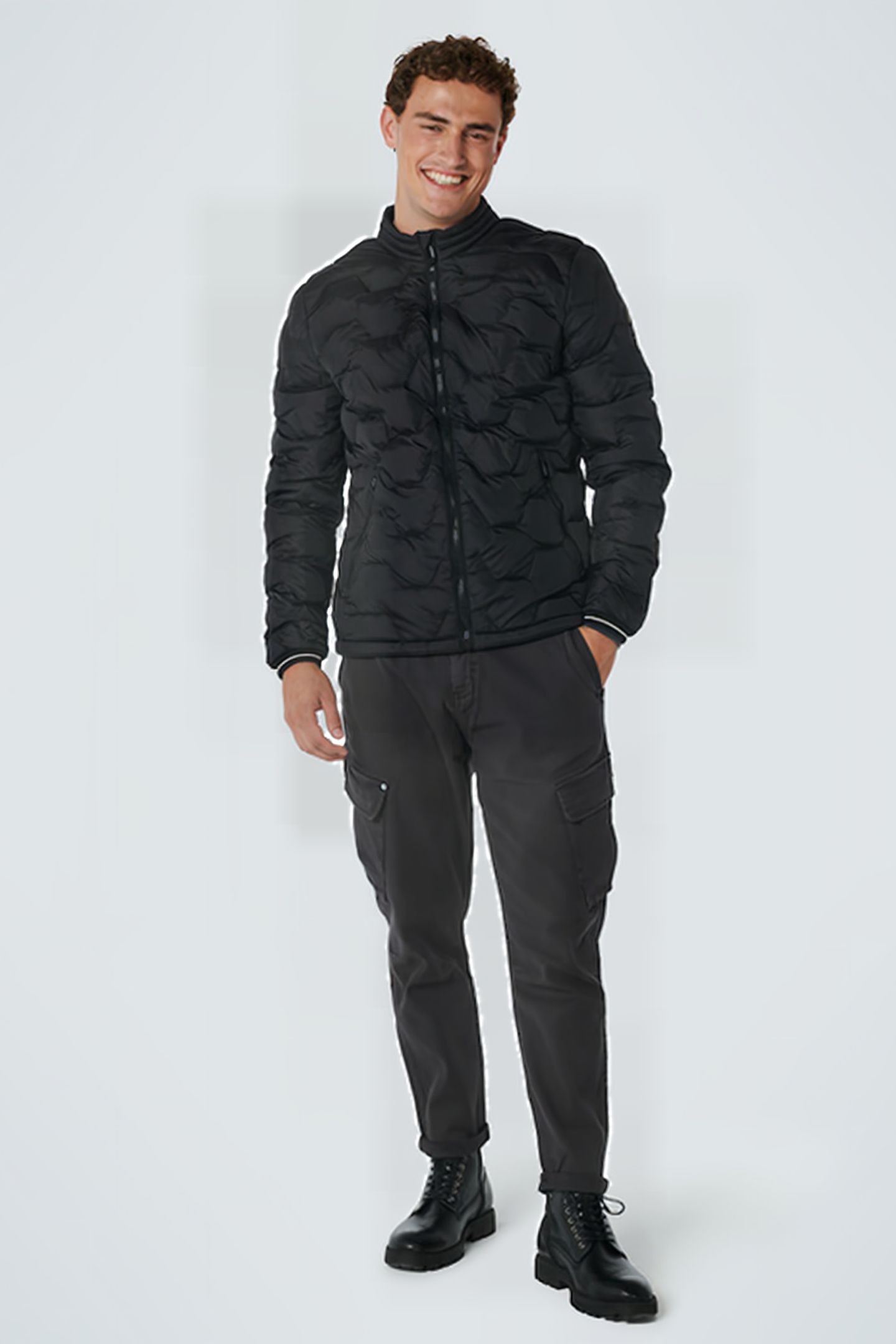 JACKET SHORT FIT PADDED BLACK 4