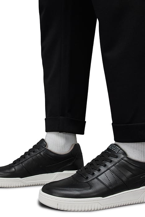 VIX LOW TOP BLACK 3
