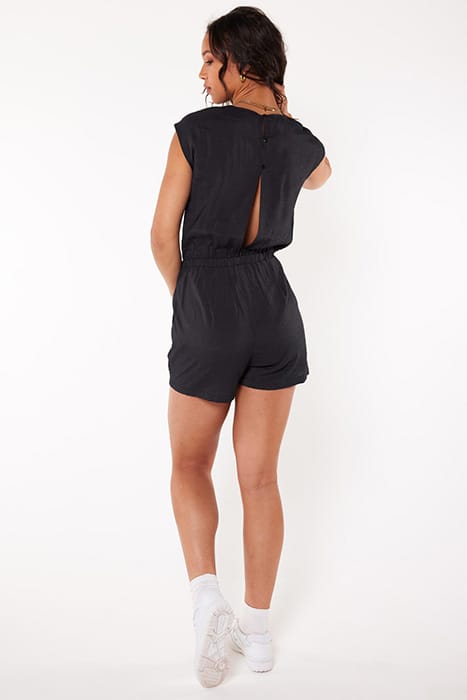 NAOLA BLACK 3