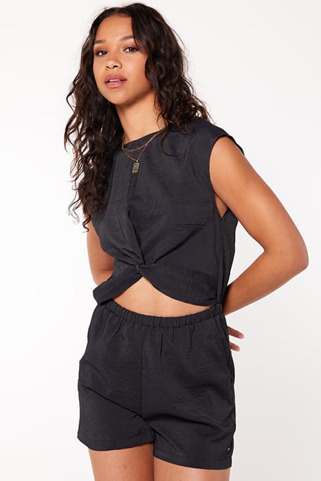 NAOLA BLACK 1
