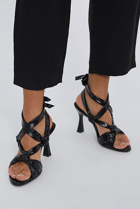 DYDLEAN ITEM IN BLACK 2