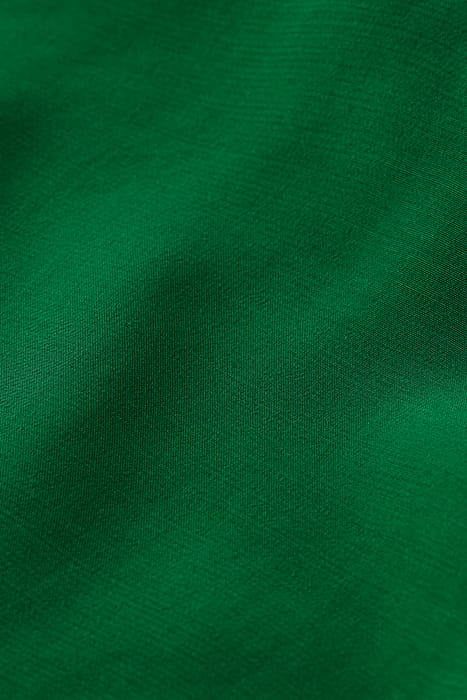 V-NECK TOP WITH LIP SHOULDER DETAIL PINE TREE 3