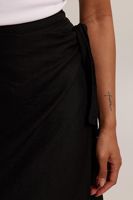 RAVA BLACK 6
