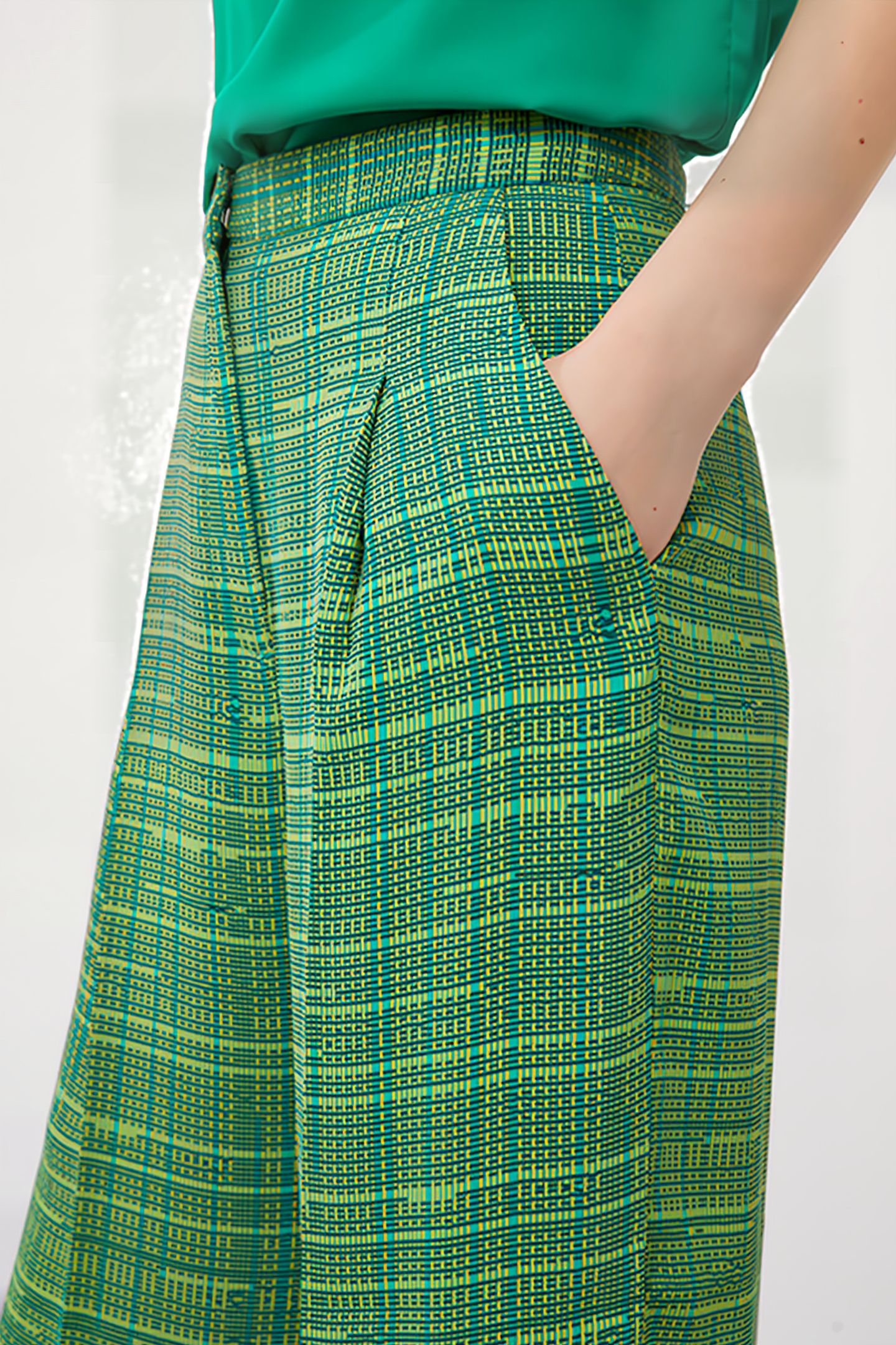 CARMEN CREPE TROUSER GREEN 4