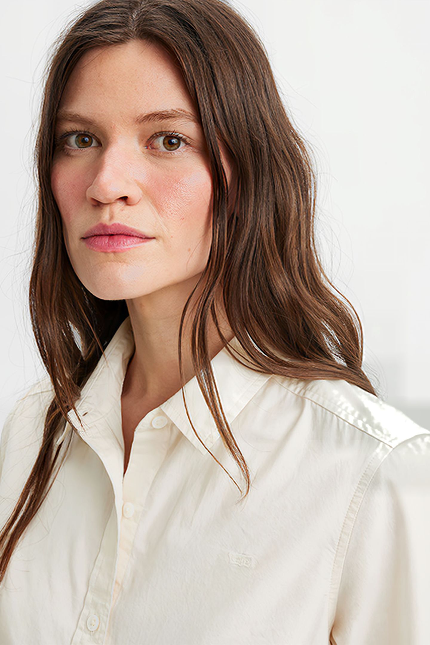 THE BUTTON-DOWN SHIRT BEIGE 6