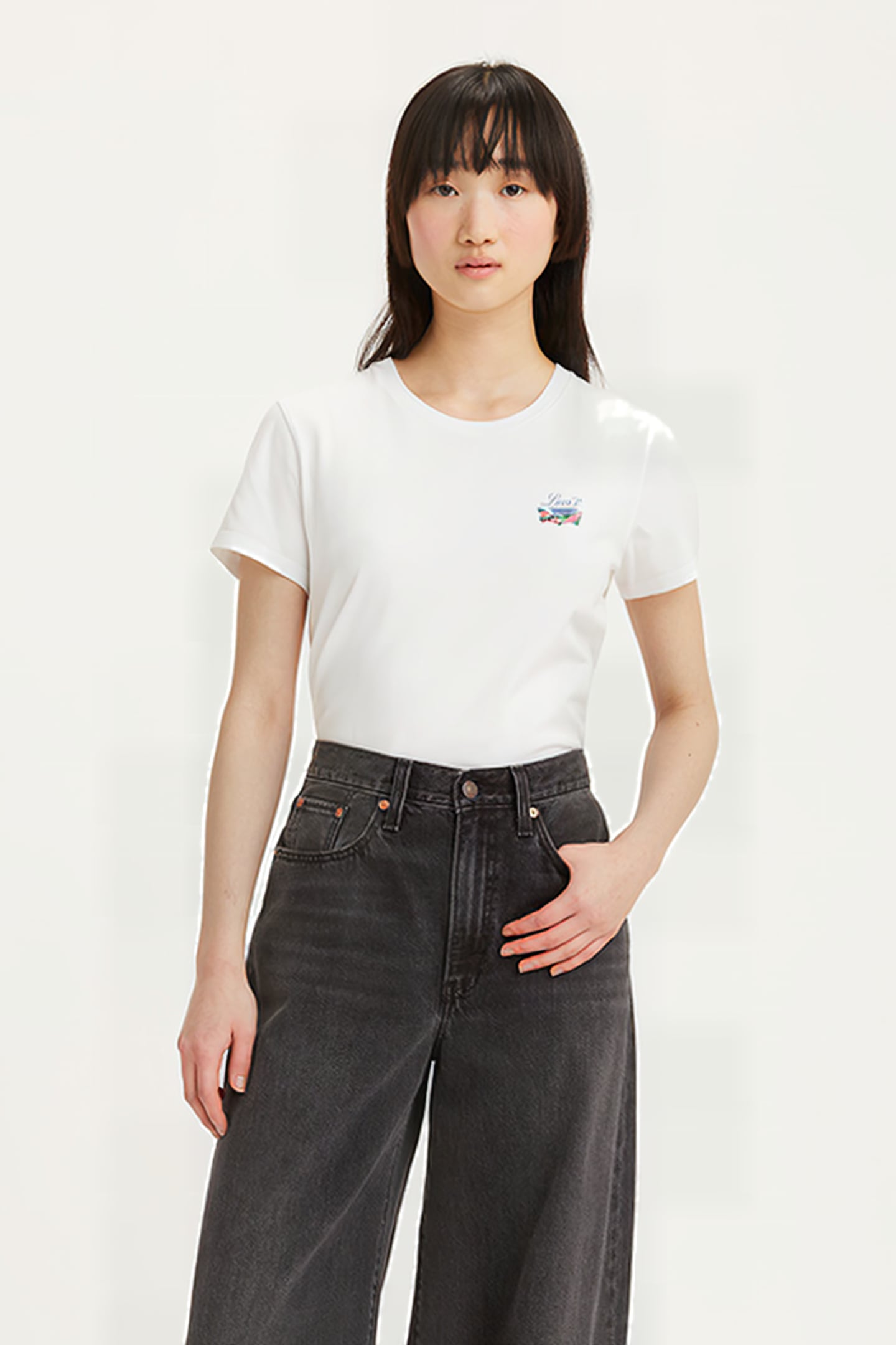 THE T-SHIRT WHITE 1