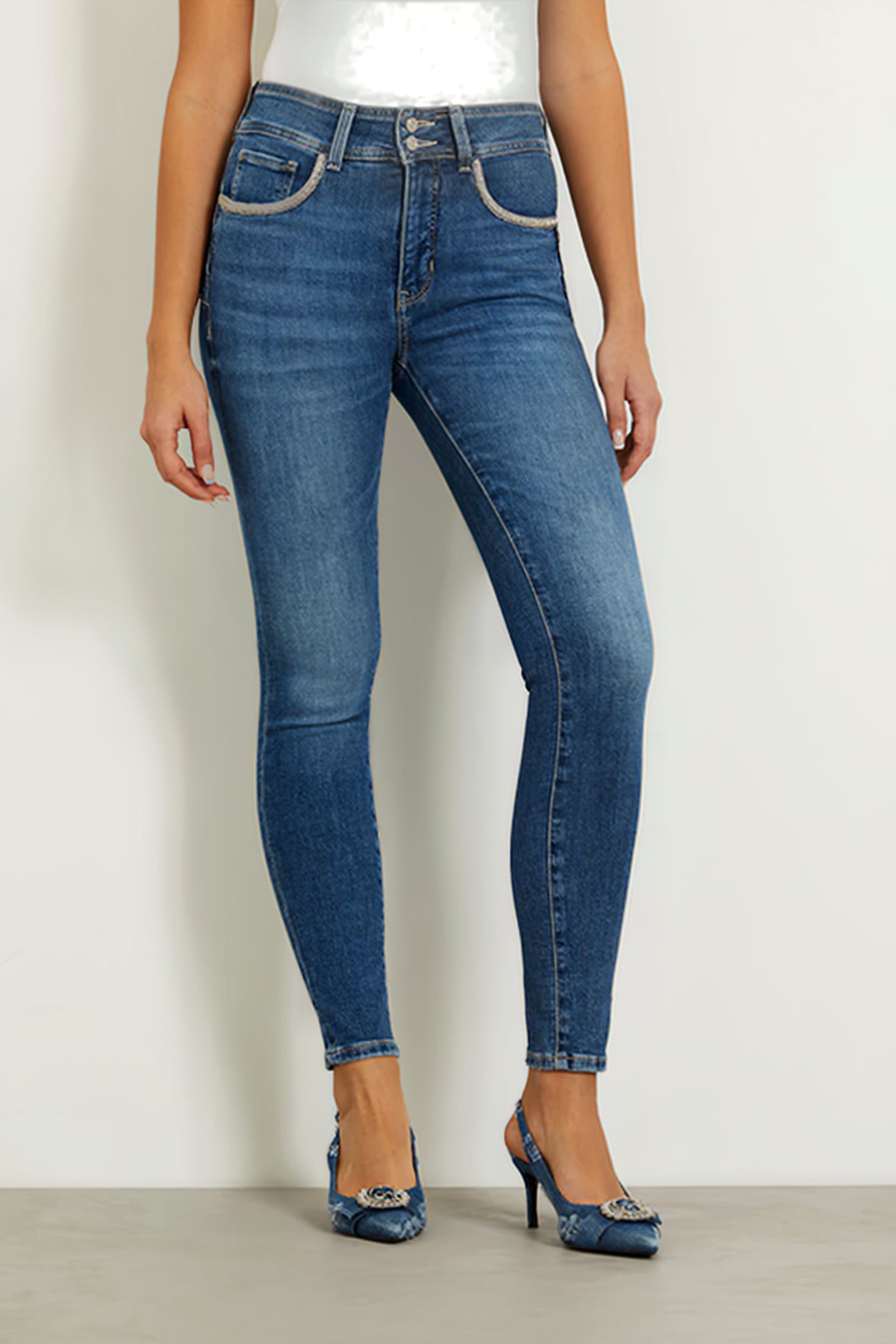 GUESS ECO SHAPE UP BAIE 1