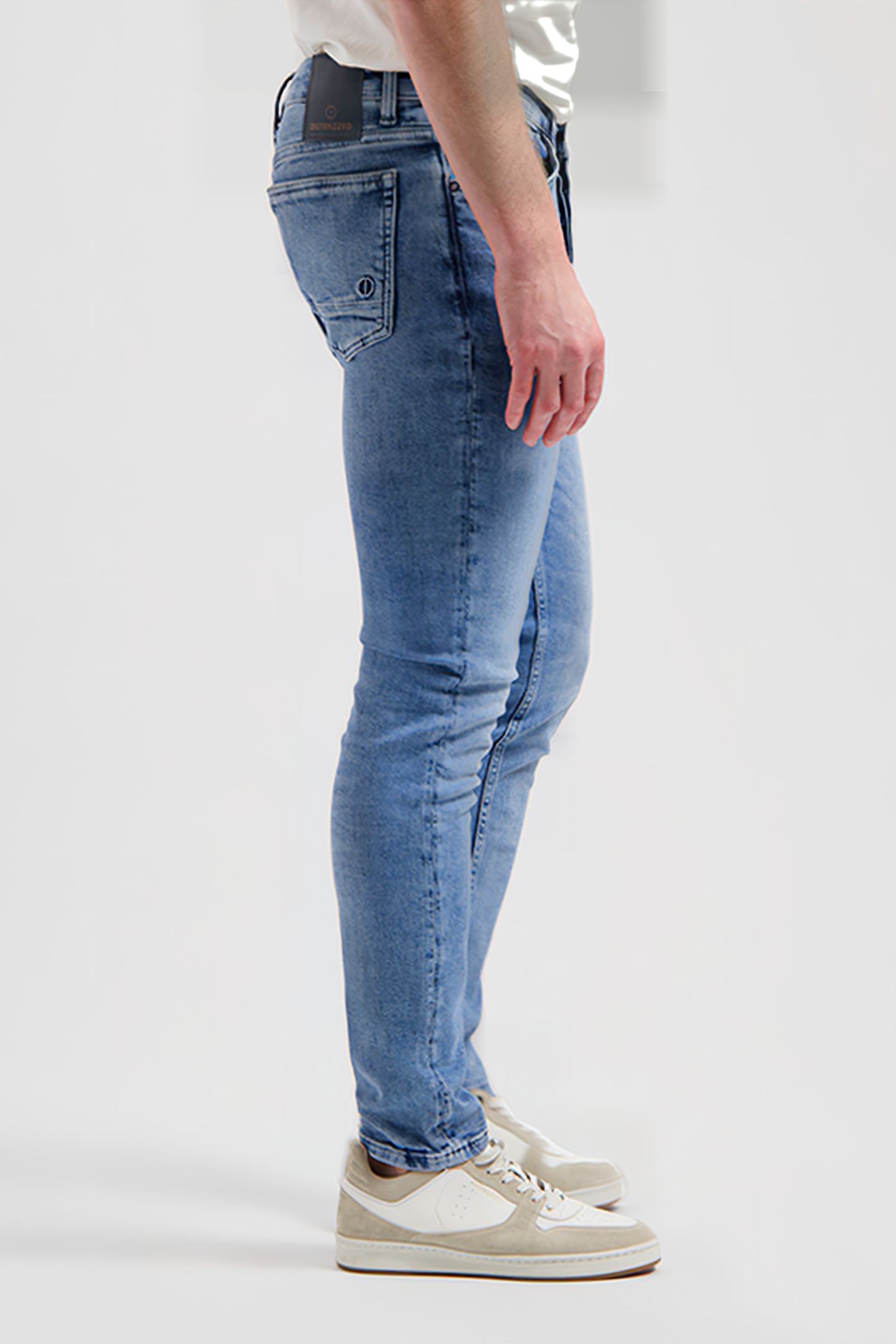 DS_MR E. BEVERLY HILLS BLUE 4