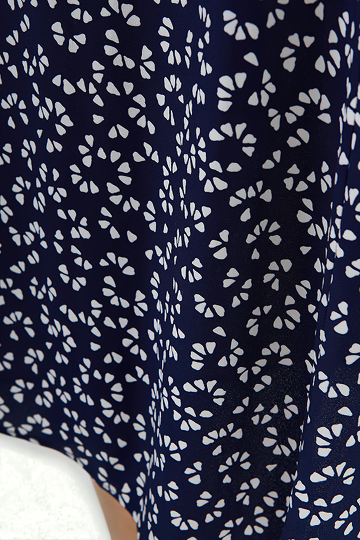 NAVY GRAPHIC PRINT LONG SKIRT 6