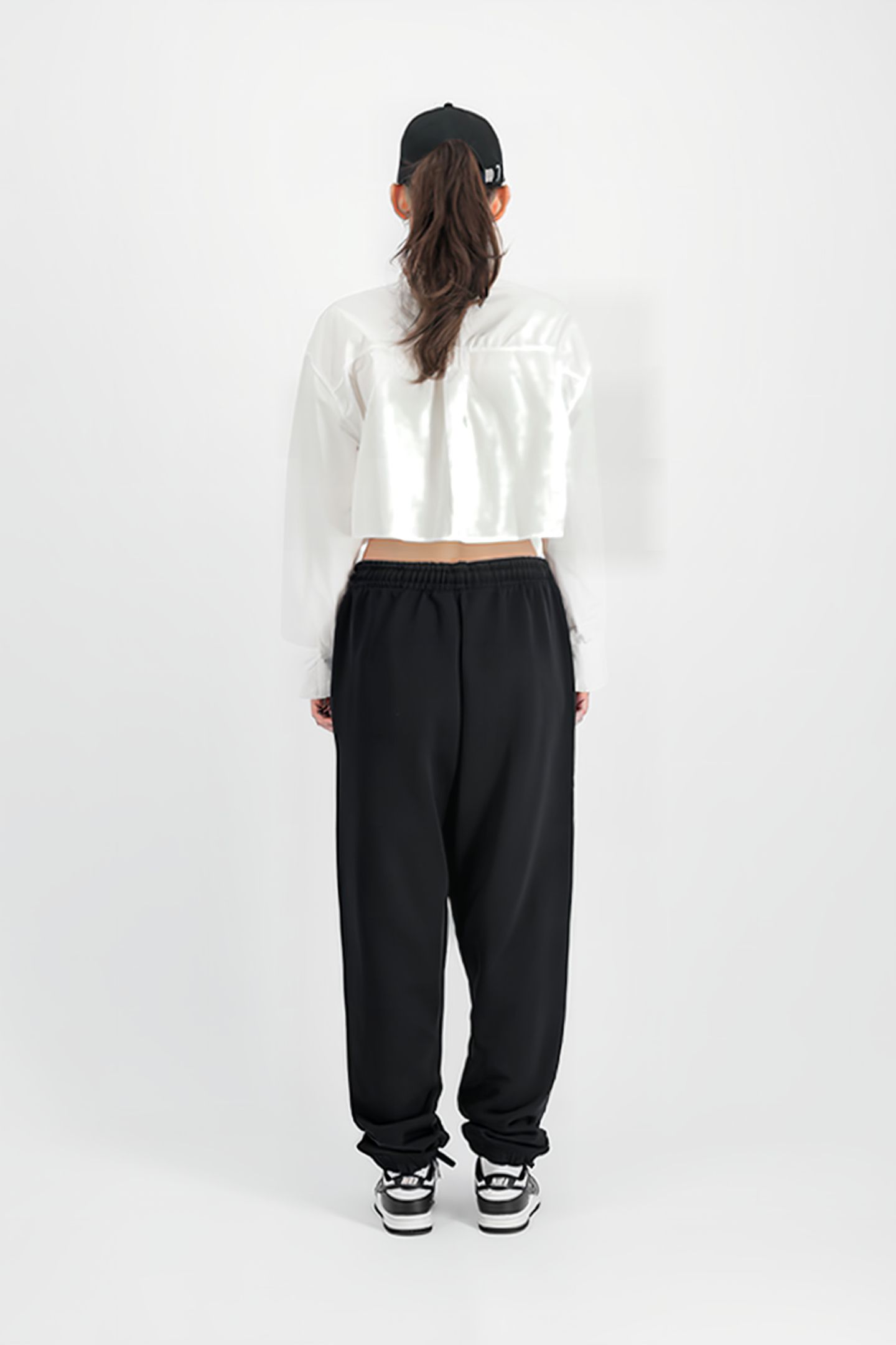 ALPHA ESSENTIALS RL JOGGER BLACK 4