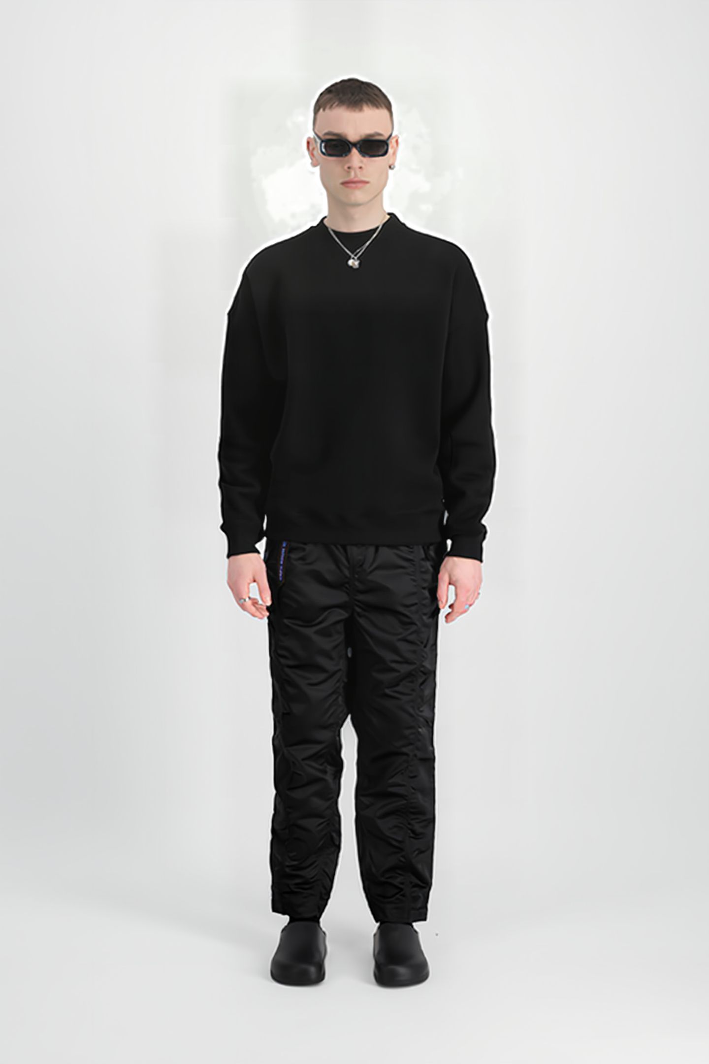 CREWNECK UV BLACK 1