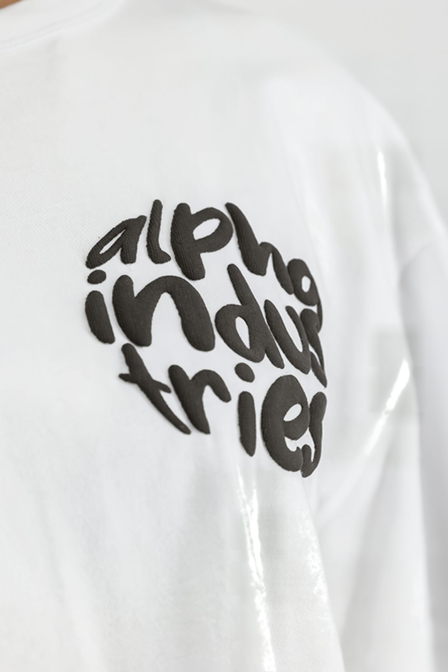 LOGO T WHITE 7