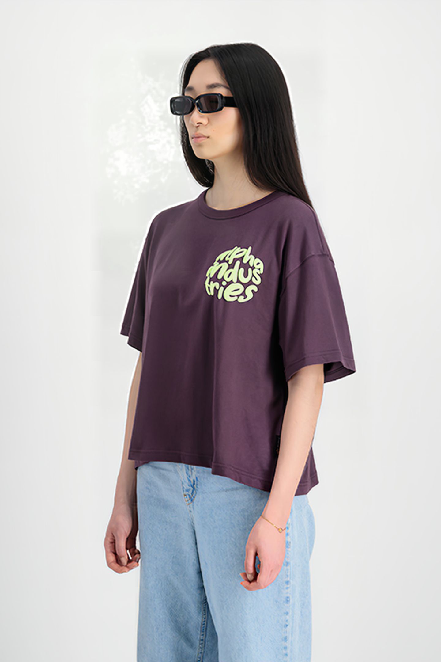 LOGO T PLUM 5