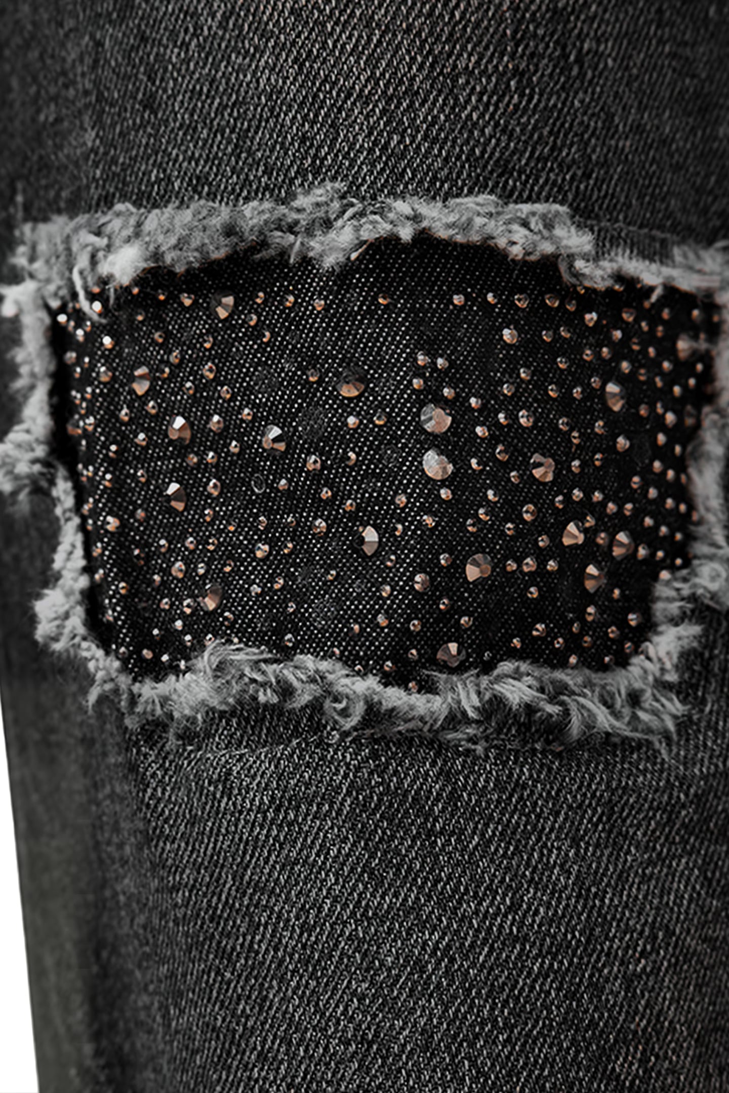 IDA CROPPED EMB JEAN BLACK 10