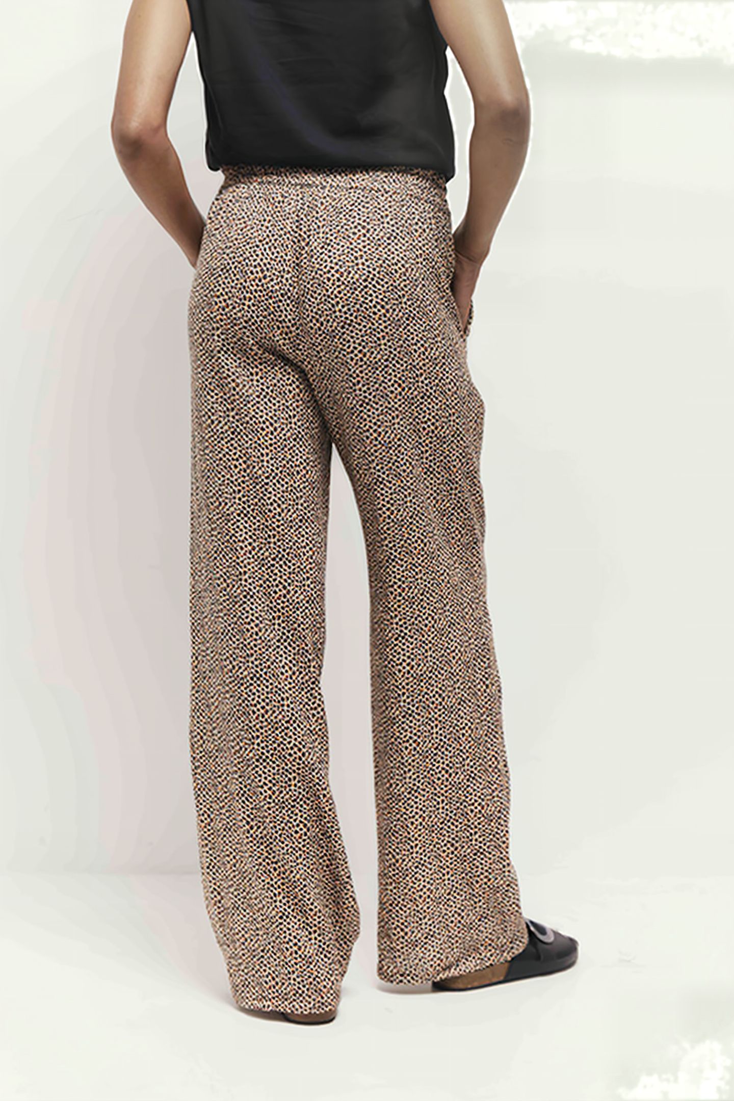 PRIMA - FLUID SAND TROUSERS WITH MINI GIRAFFE PRINT 2