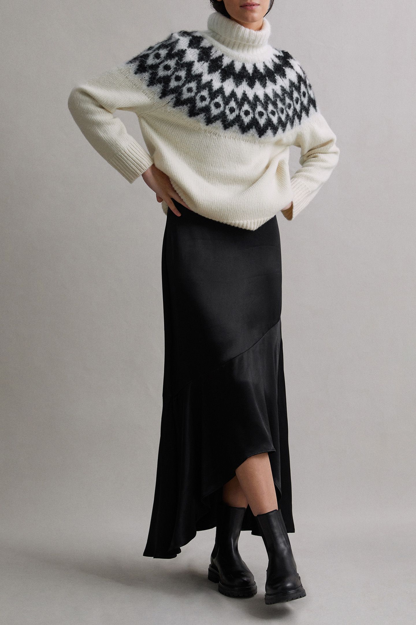 ASYMMETRIC MIDI SKIRT — BLACK 5