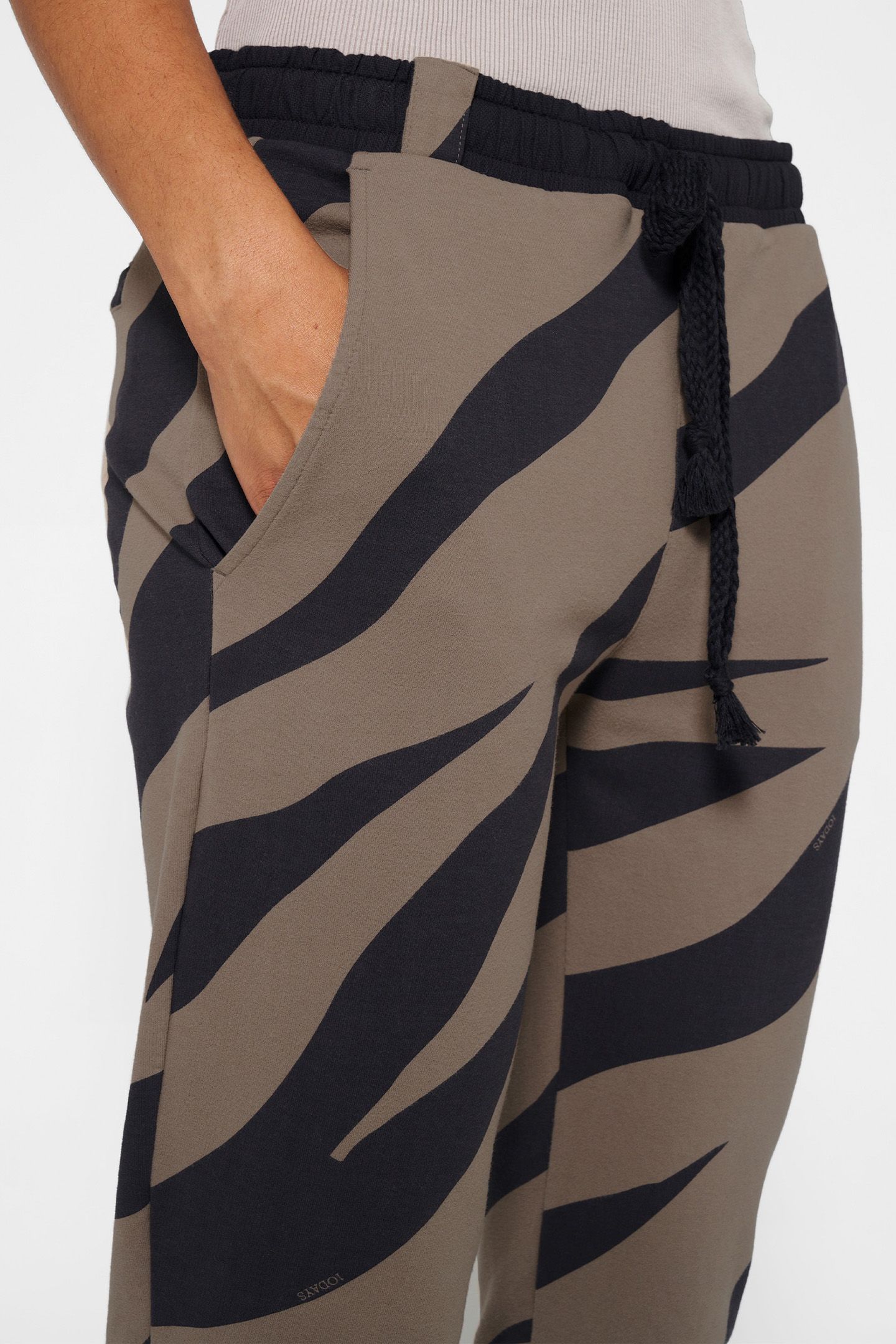 CROPPED JOGGER ZEBRA WARM TAUPE 6