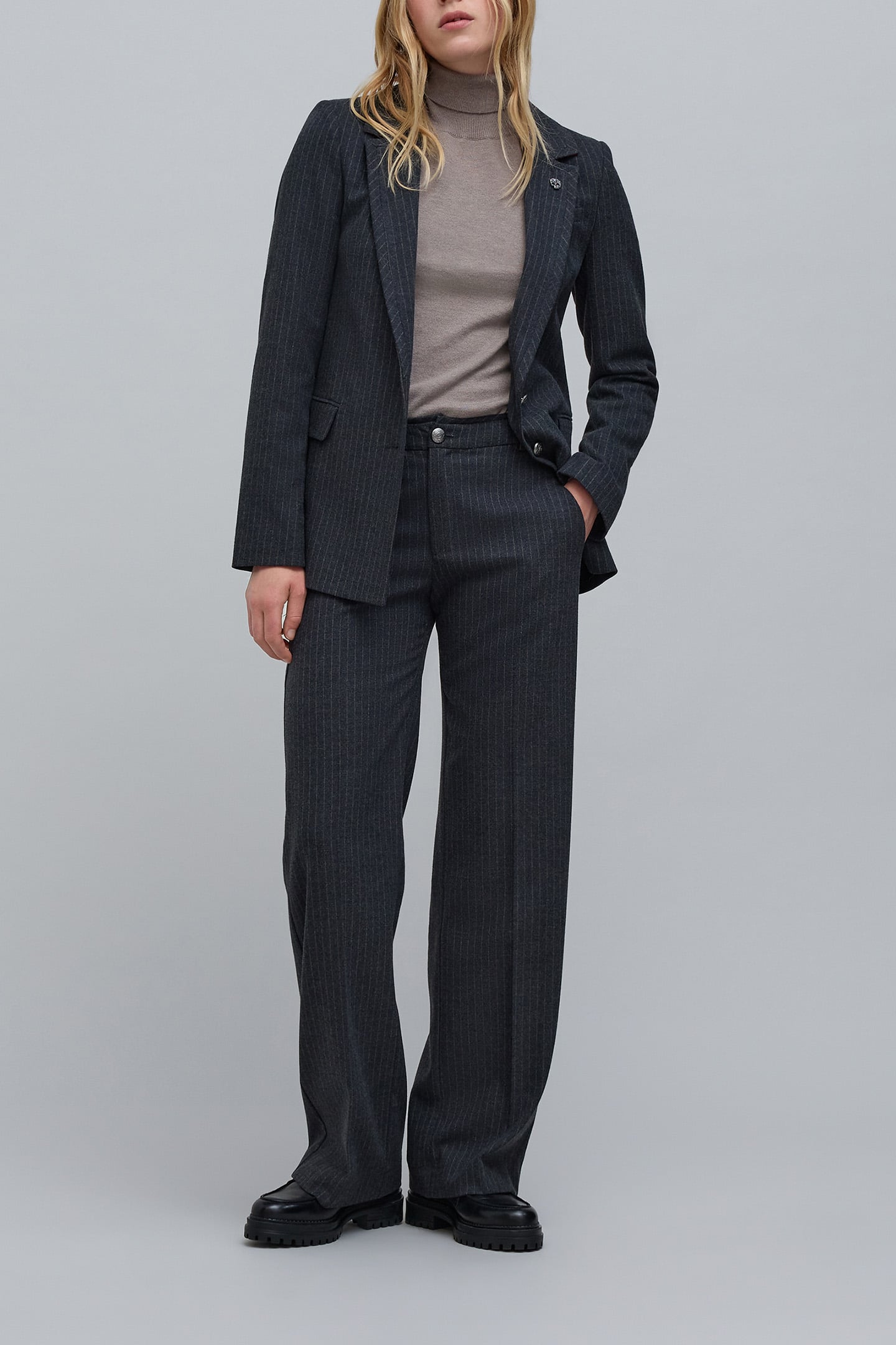 GRAY TENNIS STRIPE SUIT JACKET 3