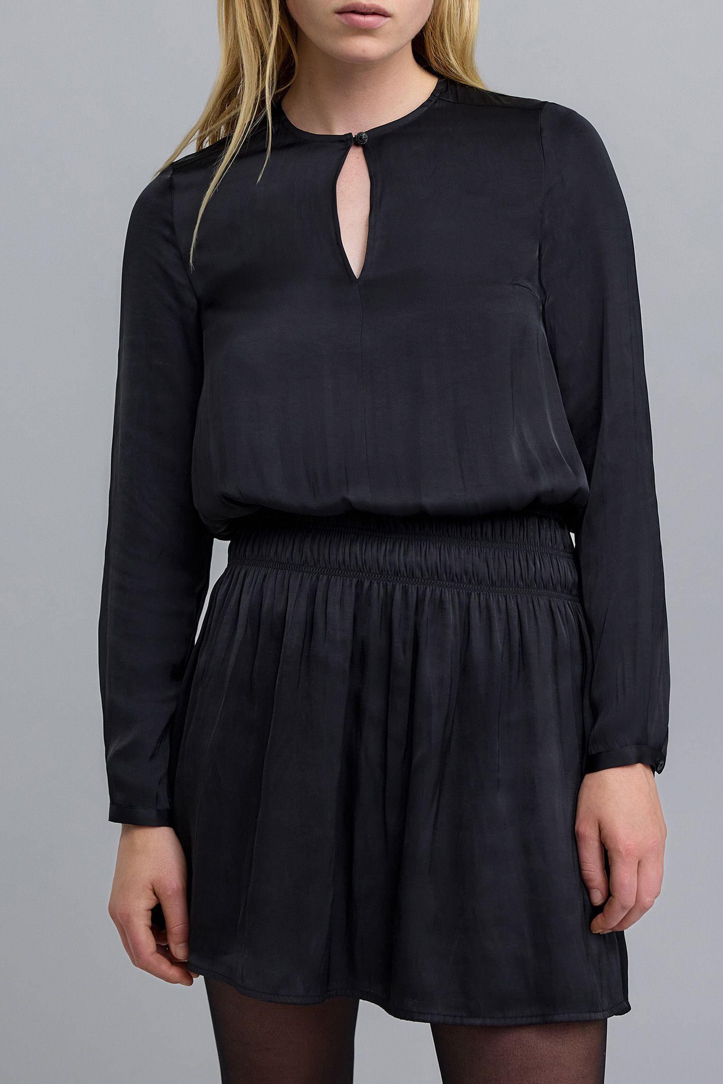 BLACK CRINKLED SMOCKED DRESS 1