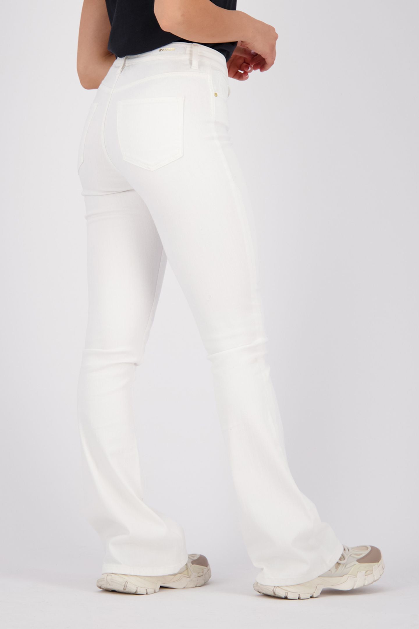 SUNRISE JEANS WHITE 9