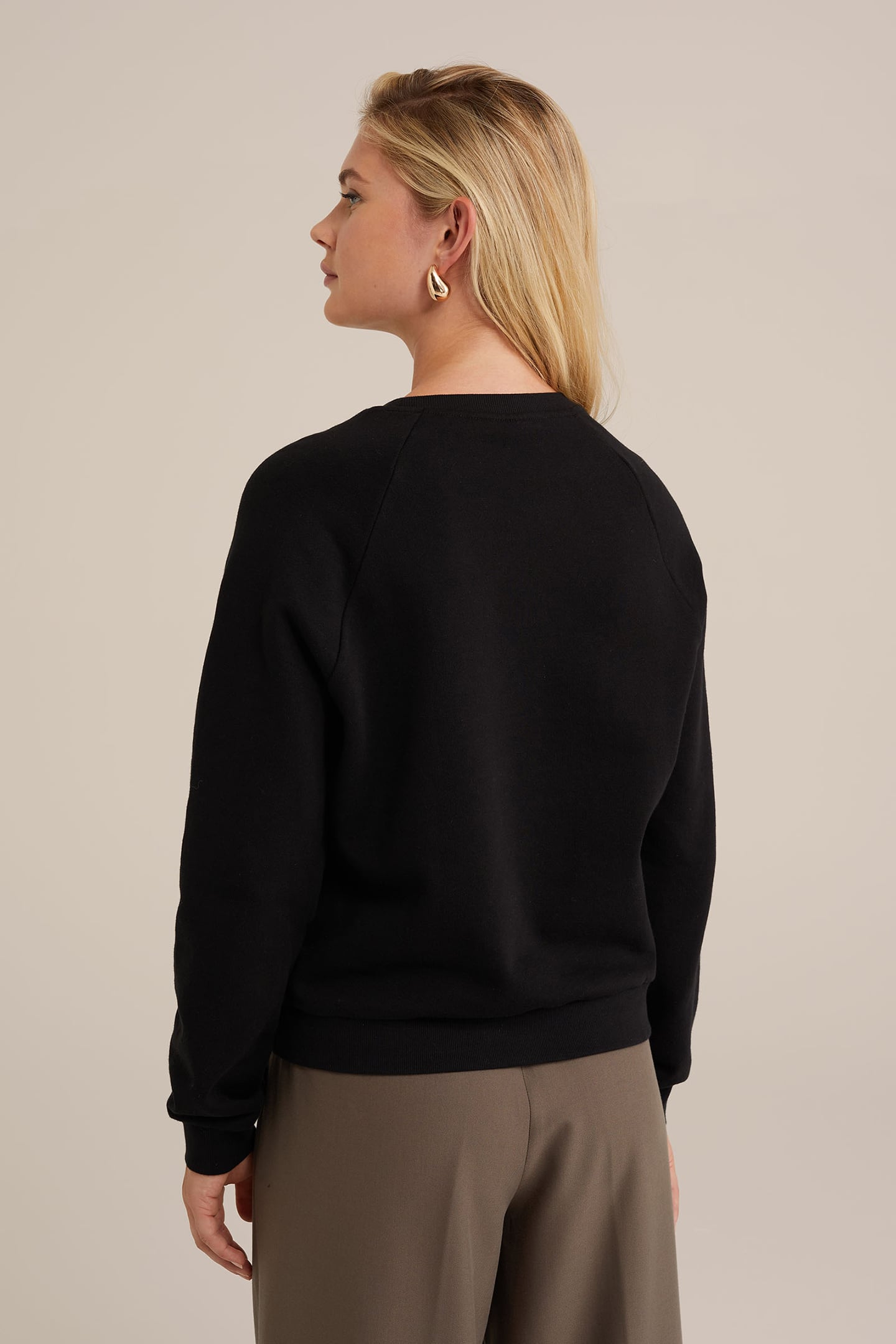 SWEATER BLACK 2
