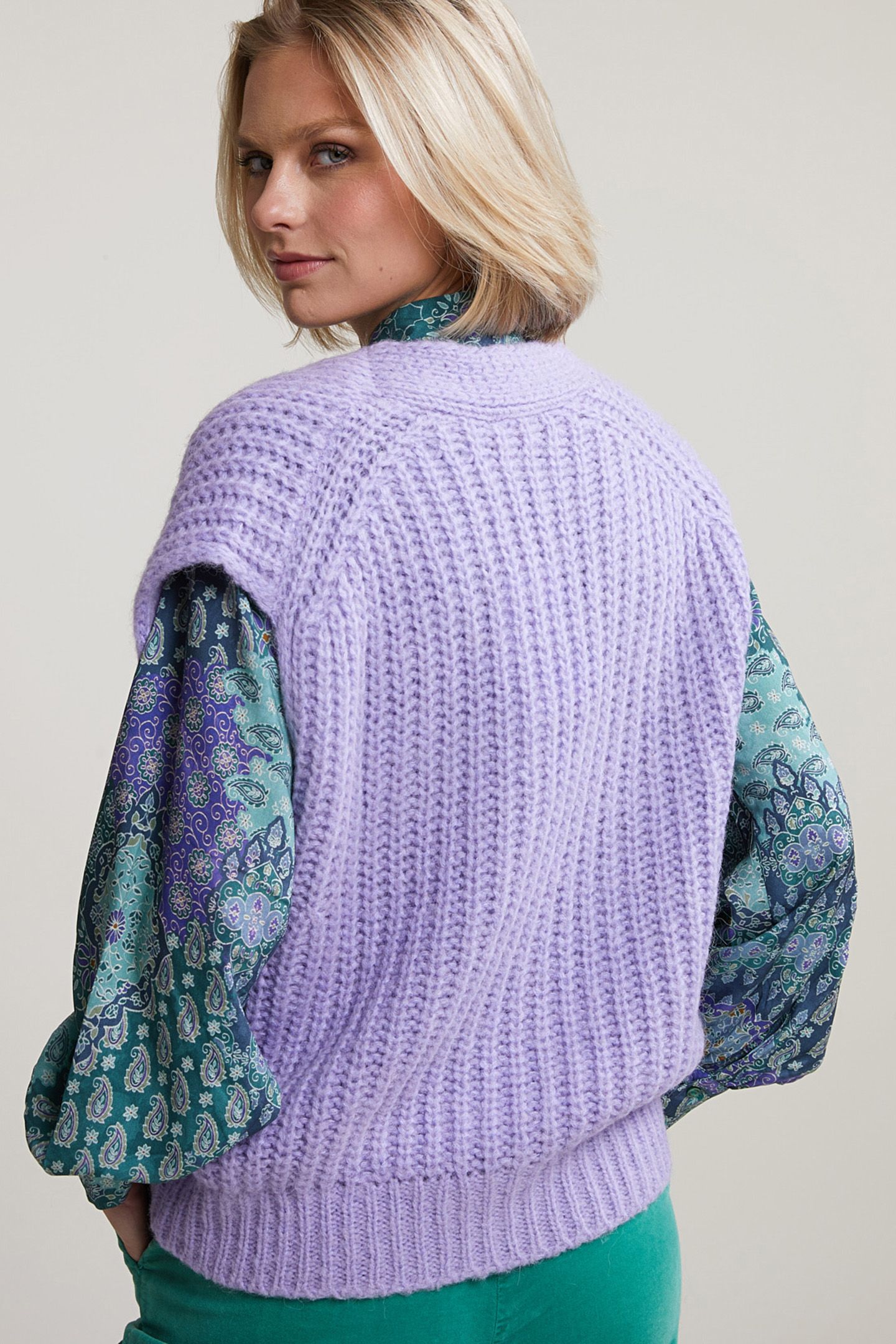 PURPLE BUTTONED V-NECK SPENCER 2