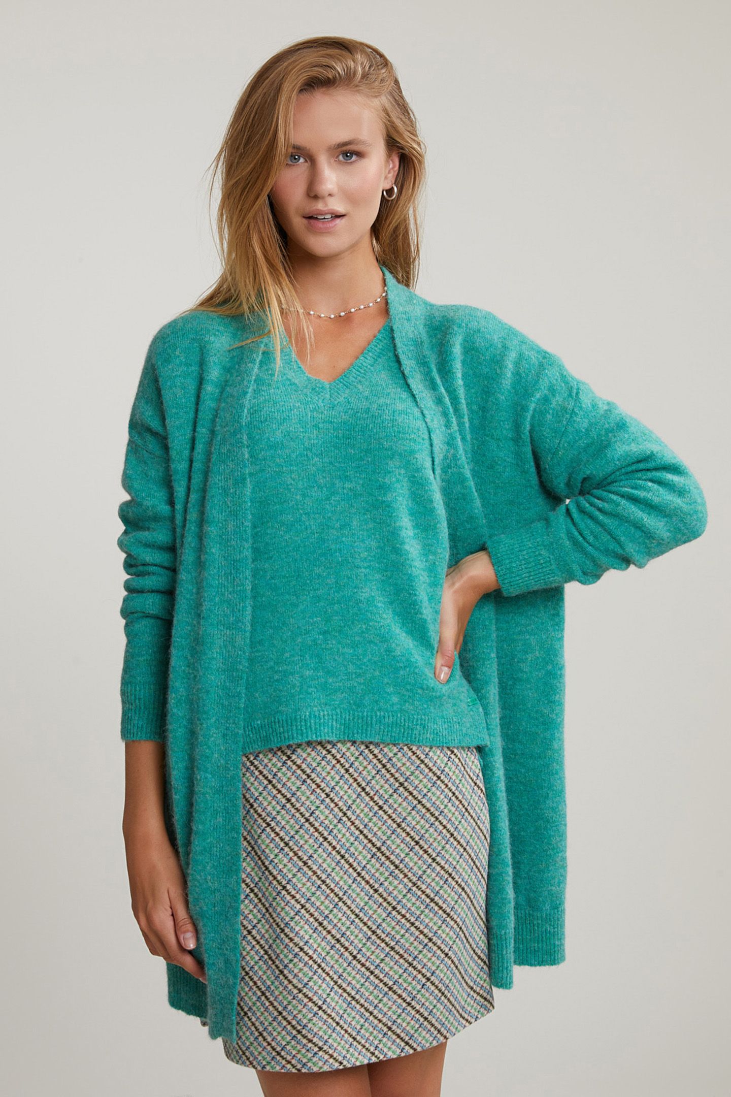 GREEN LONG V-NECK CARDIGAN LONG SLEEVES 1