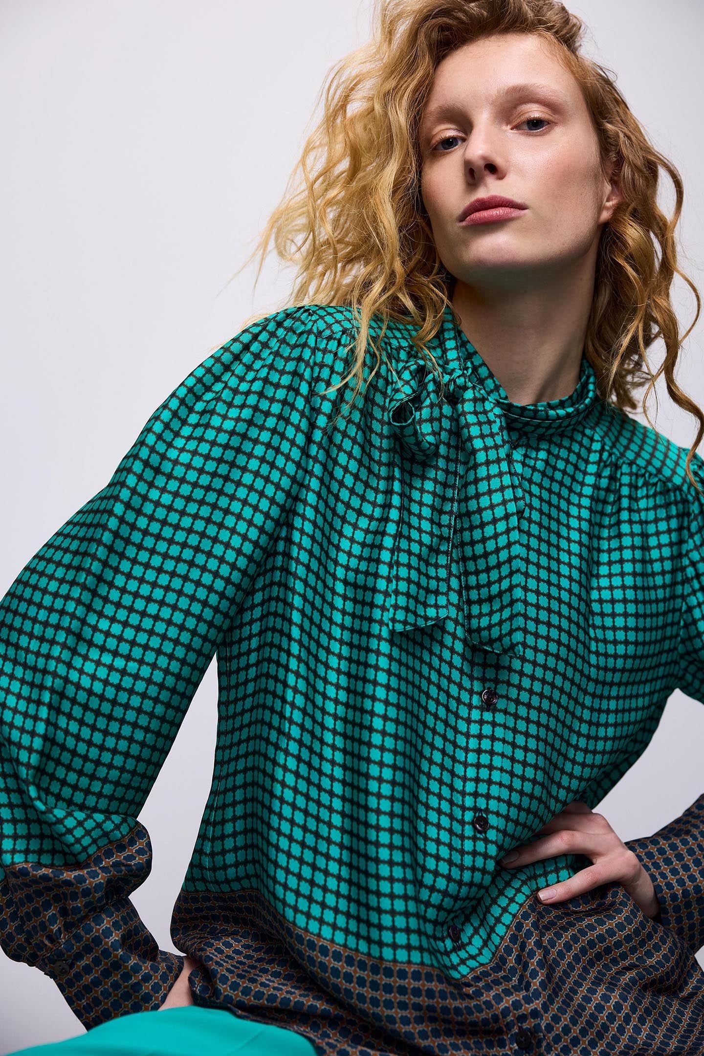 BLOUSE BORDER PRINT PEACOCK 2