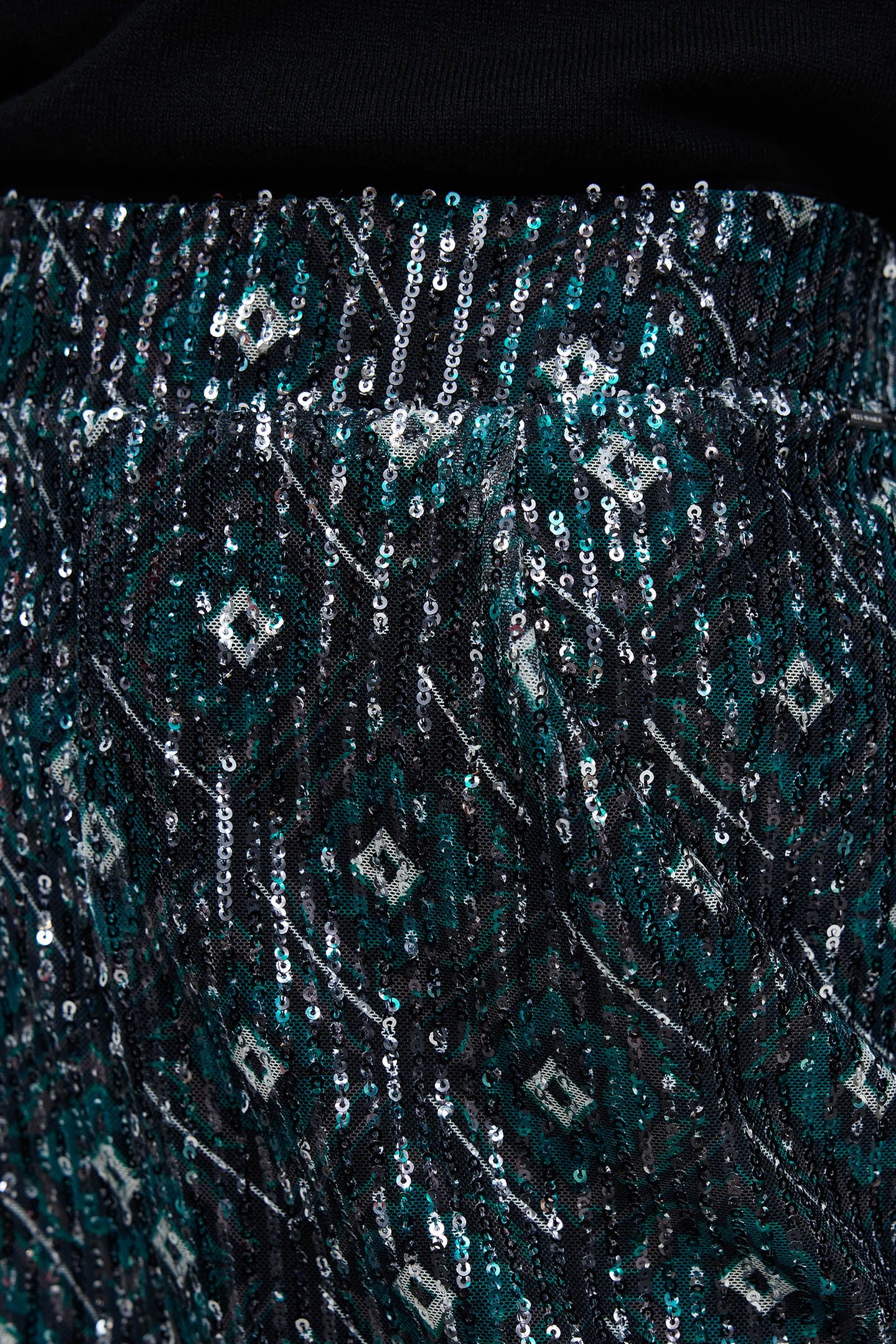 BLACK SEQUIN-EMBROIDERED GEOMETRIC PRINT SHORTS 4