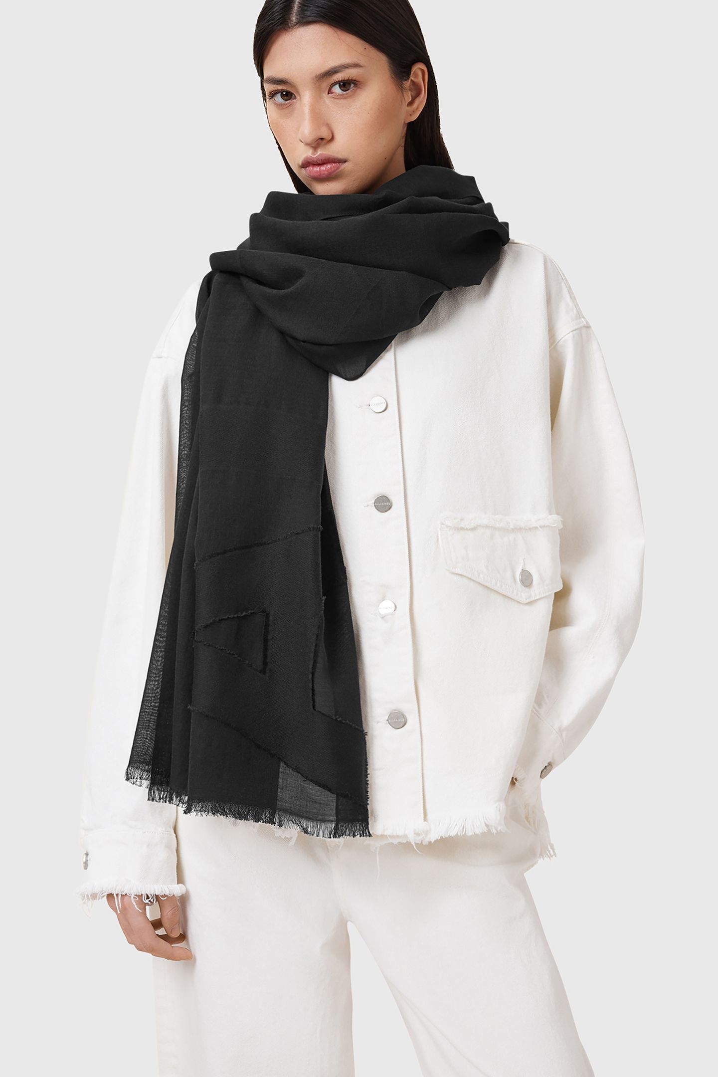 UNDERGROUND PAREO BLACK 1